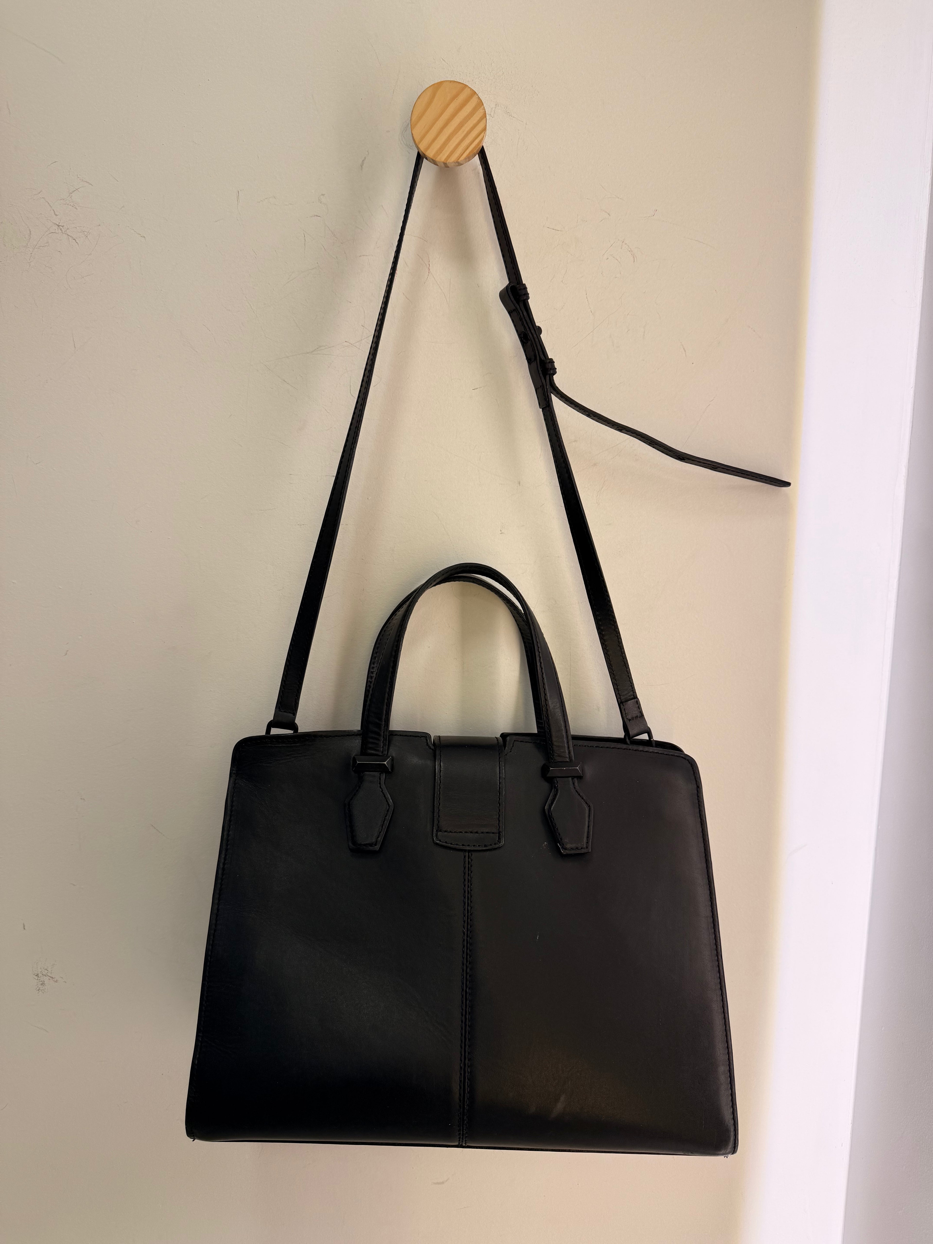 Bolsa Preta Schutz