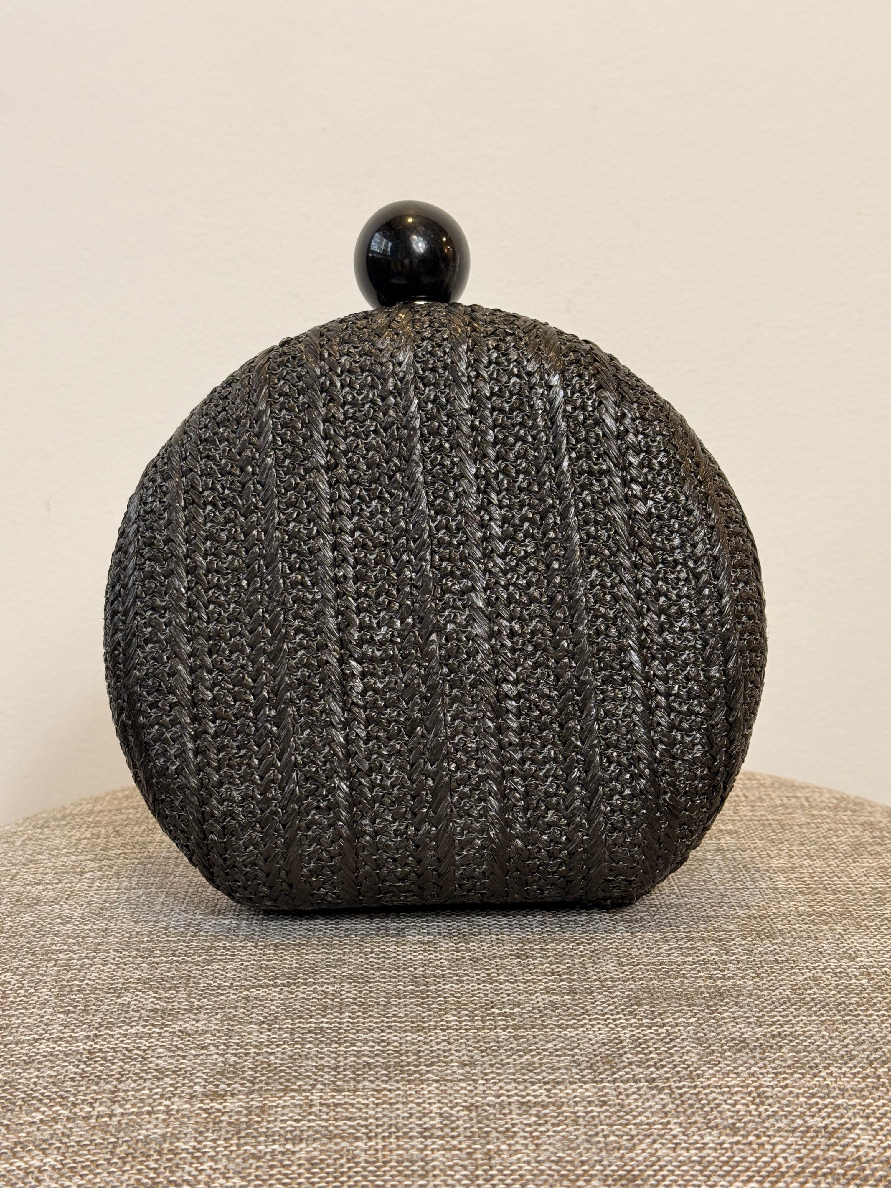 Bolsa Clutch texturiada Preta