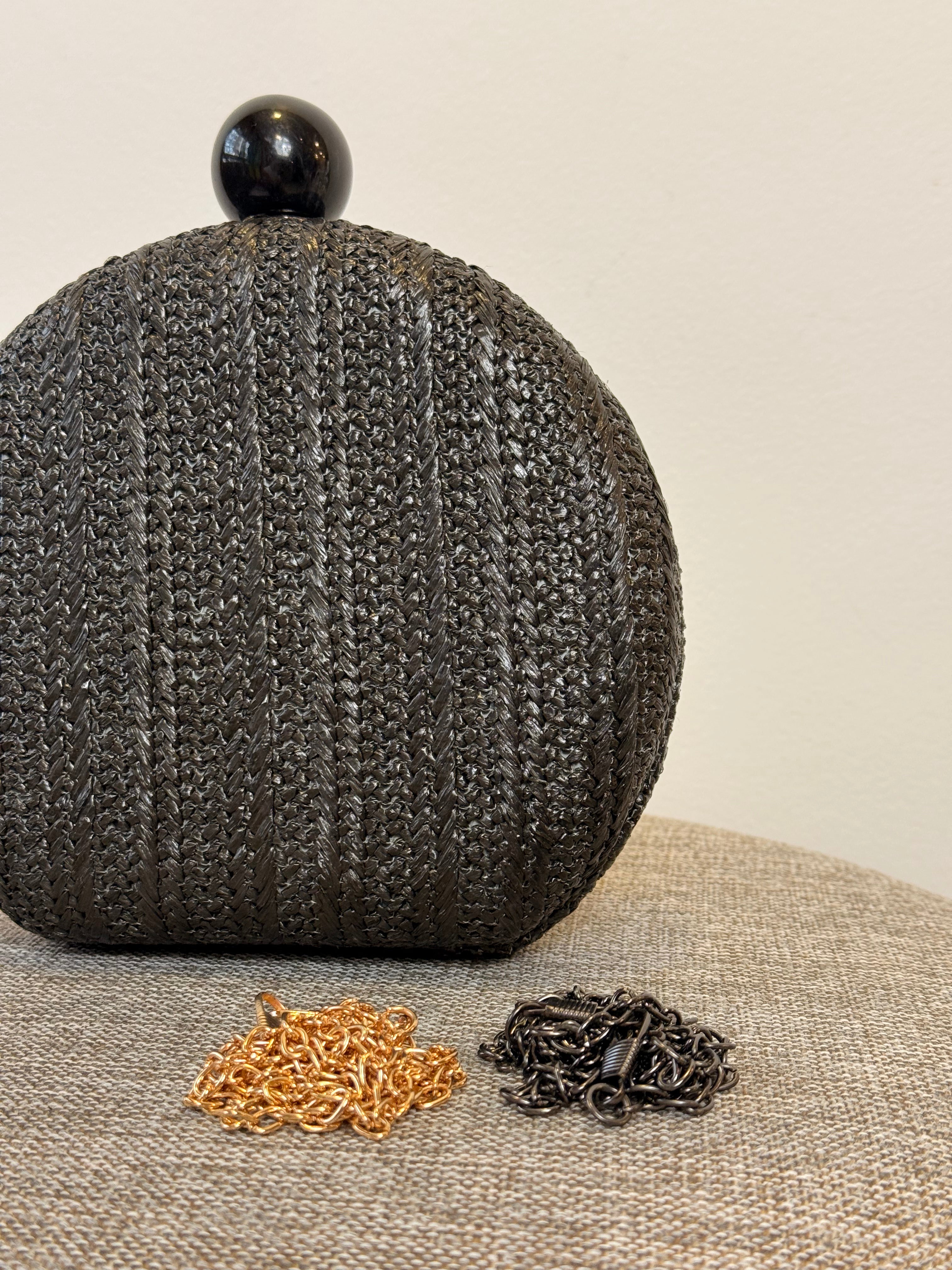 Bolsa Clutch texturiada Preta