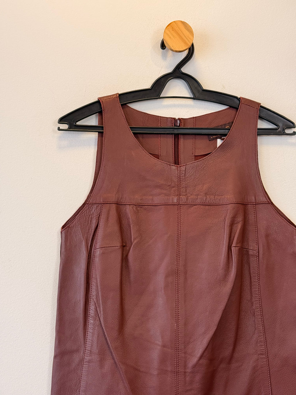 Vestido A. Brand Couro