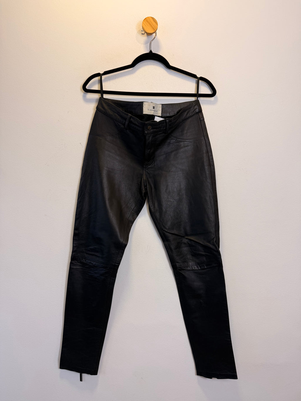 Calça Preta Couro Tannerie