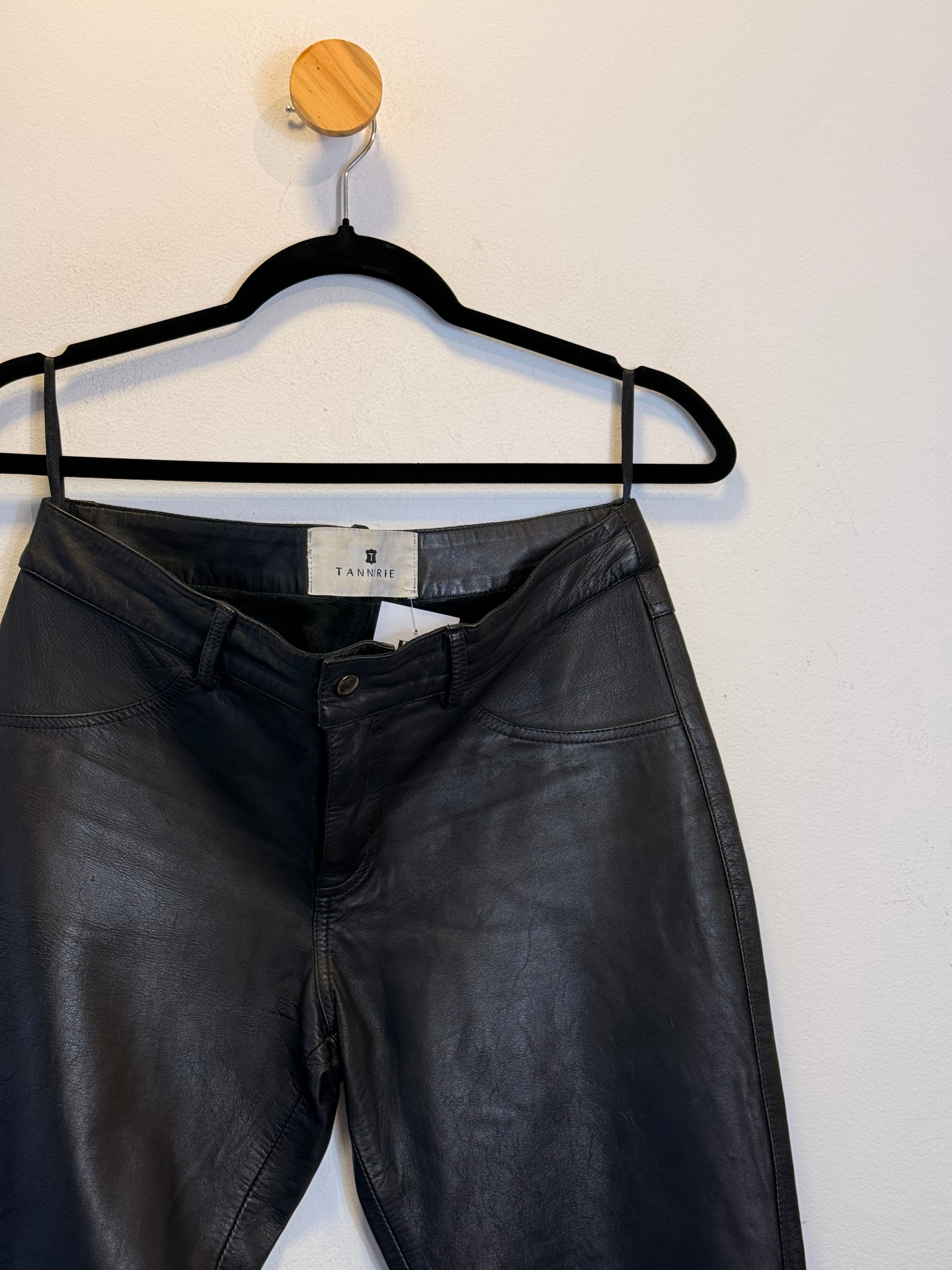 Calça Preta Couro Tannerie