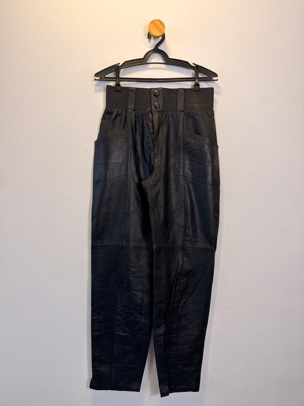 Calça Preta Couro Mara Biazus