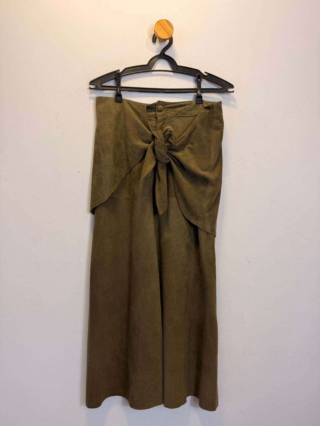 Saia Verde Militar Couro LMG