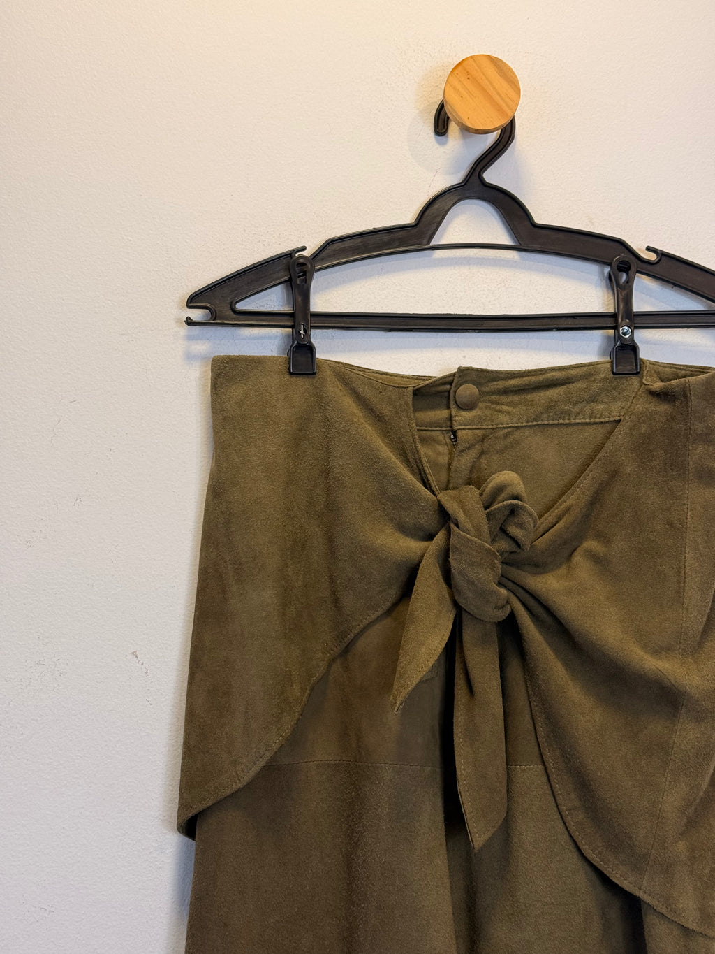 Saia Verde Militar Couro LMG