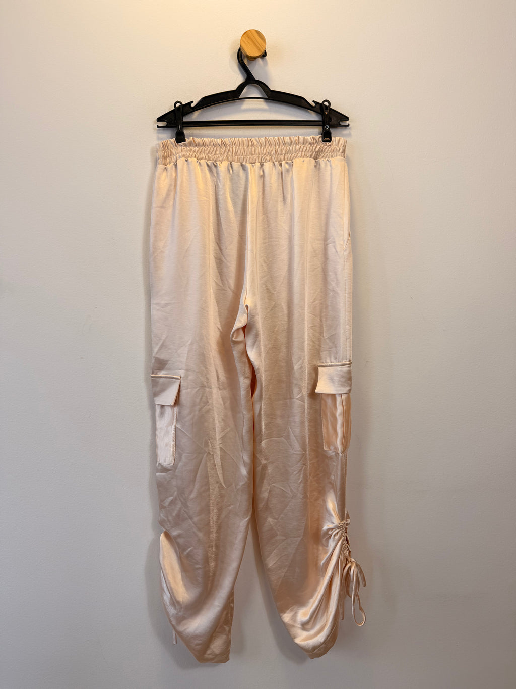 Calça Cetim Rosa Claro Maria Manô
