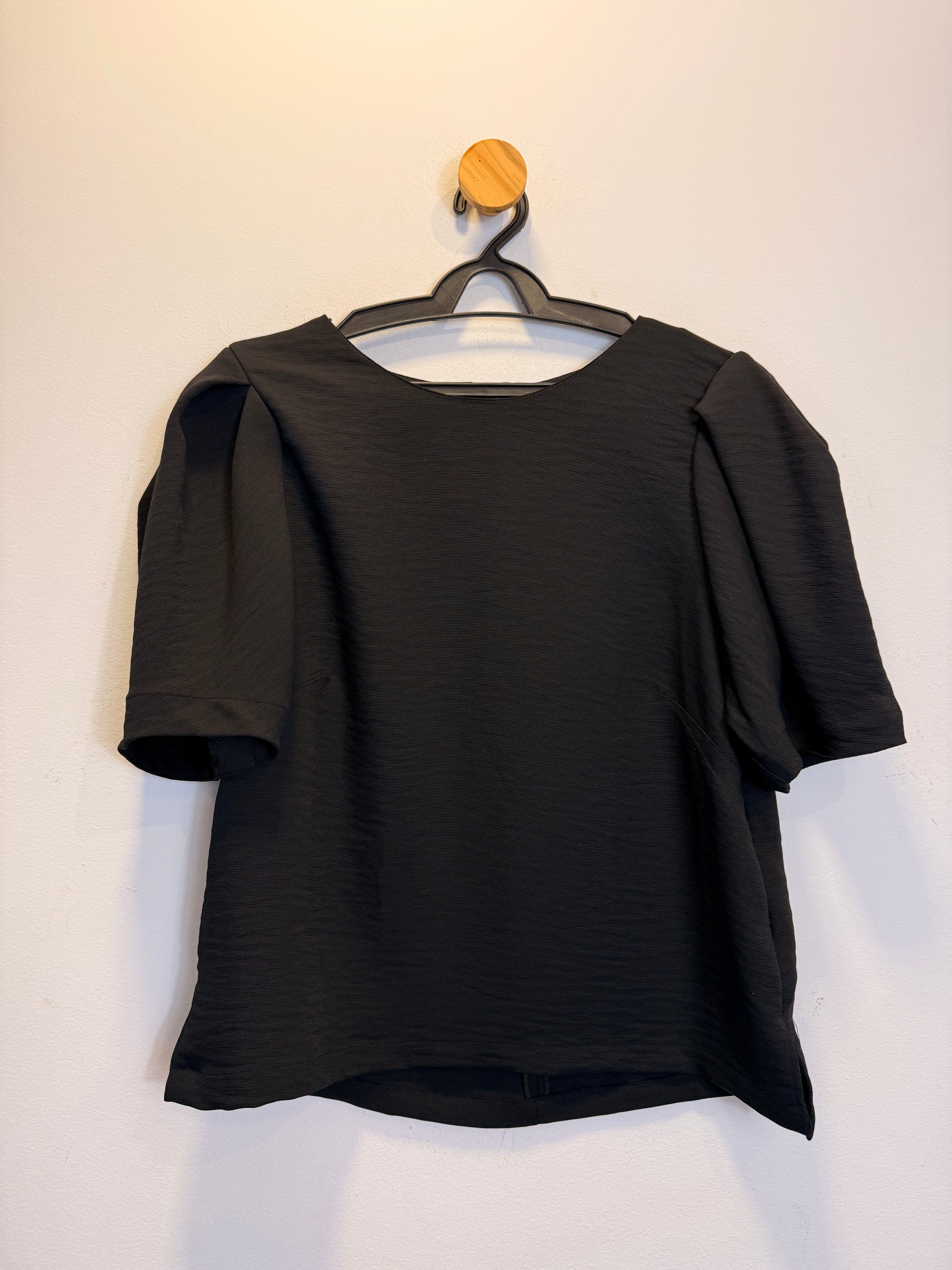 Blusa Preta Shoulder