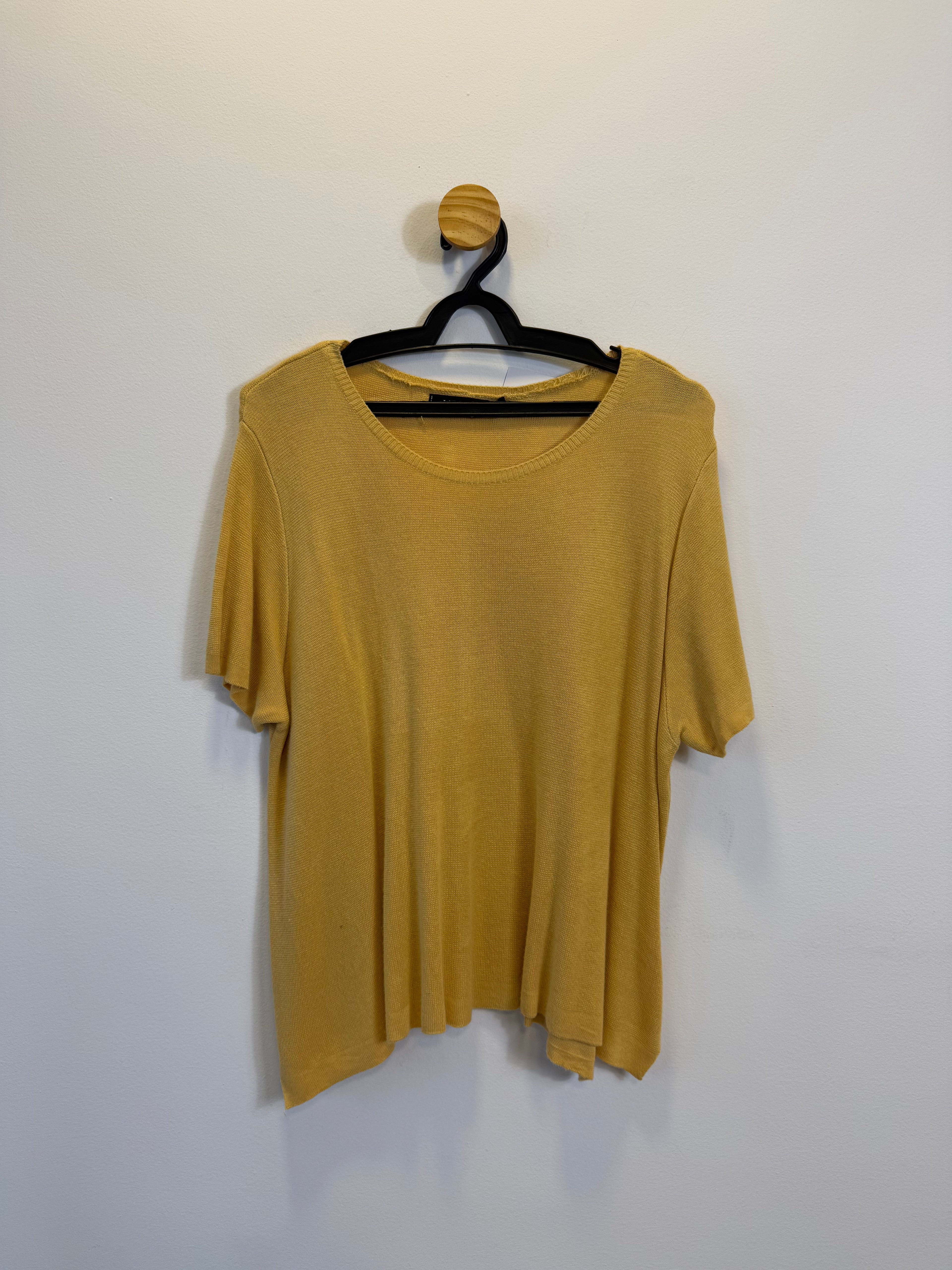 Camiseta Malha Amarela