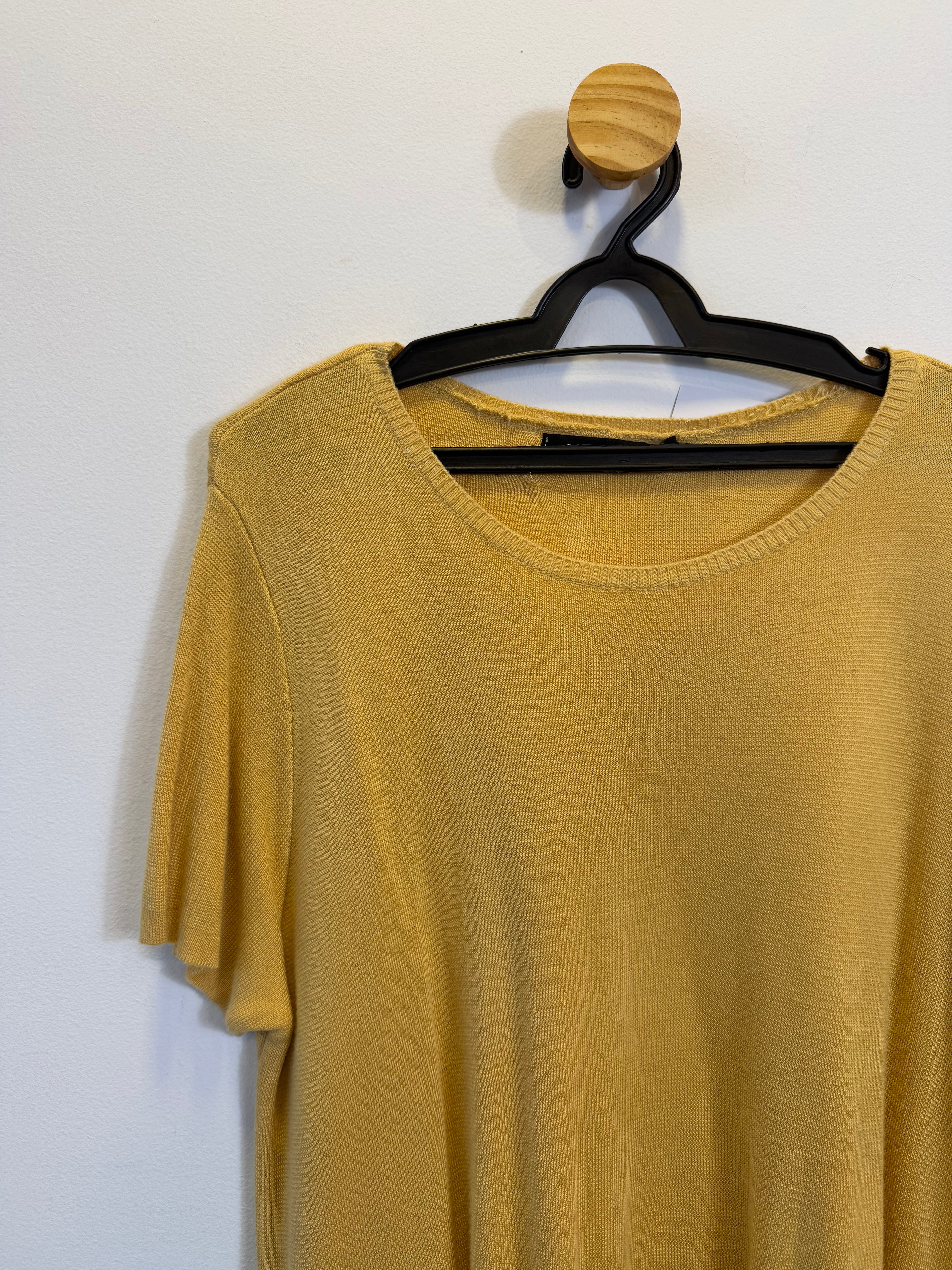 Camiseta Malha Amarela