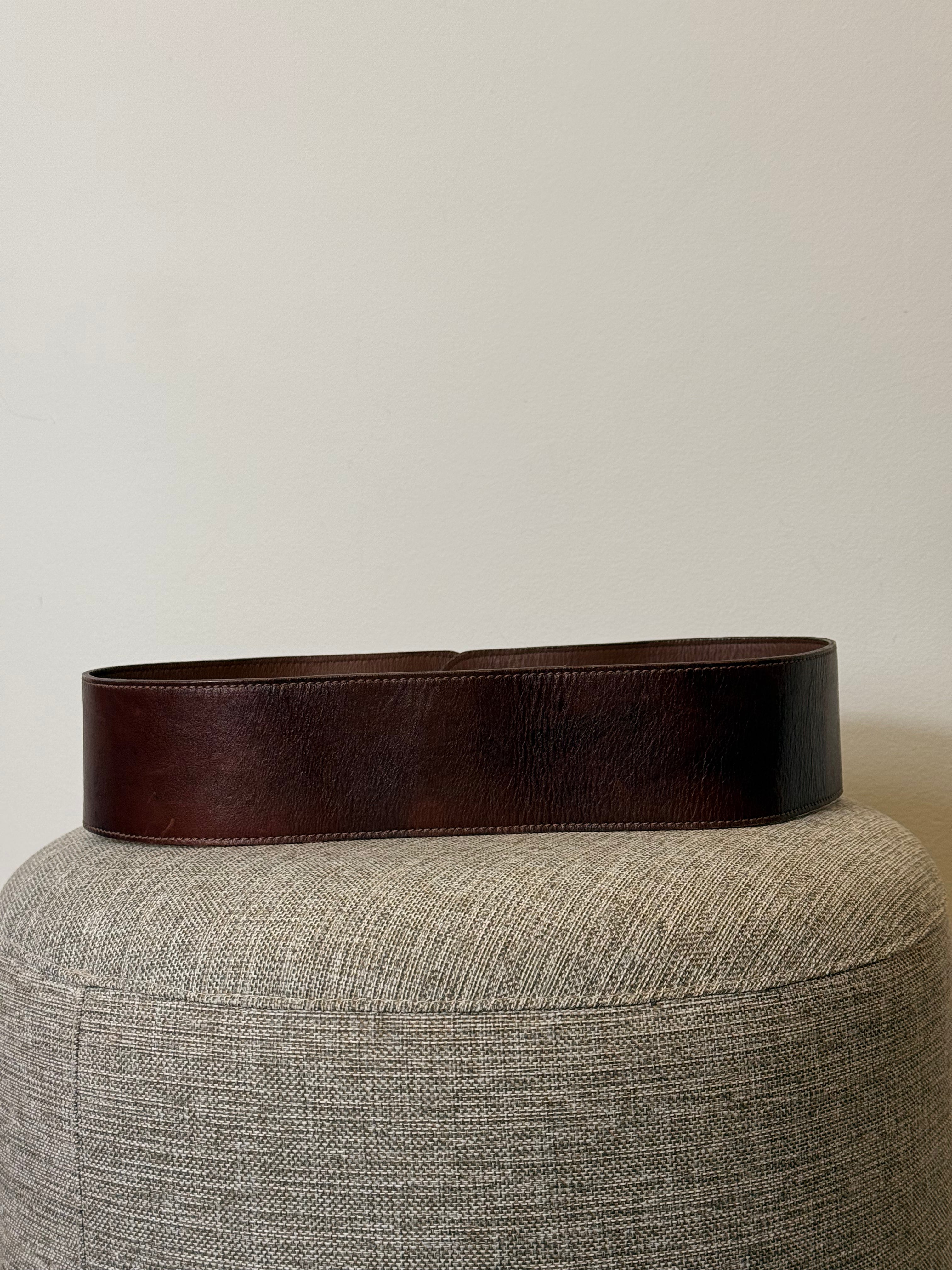 Cinto em Couro Marrom Fivela Dupla