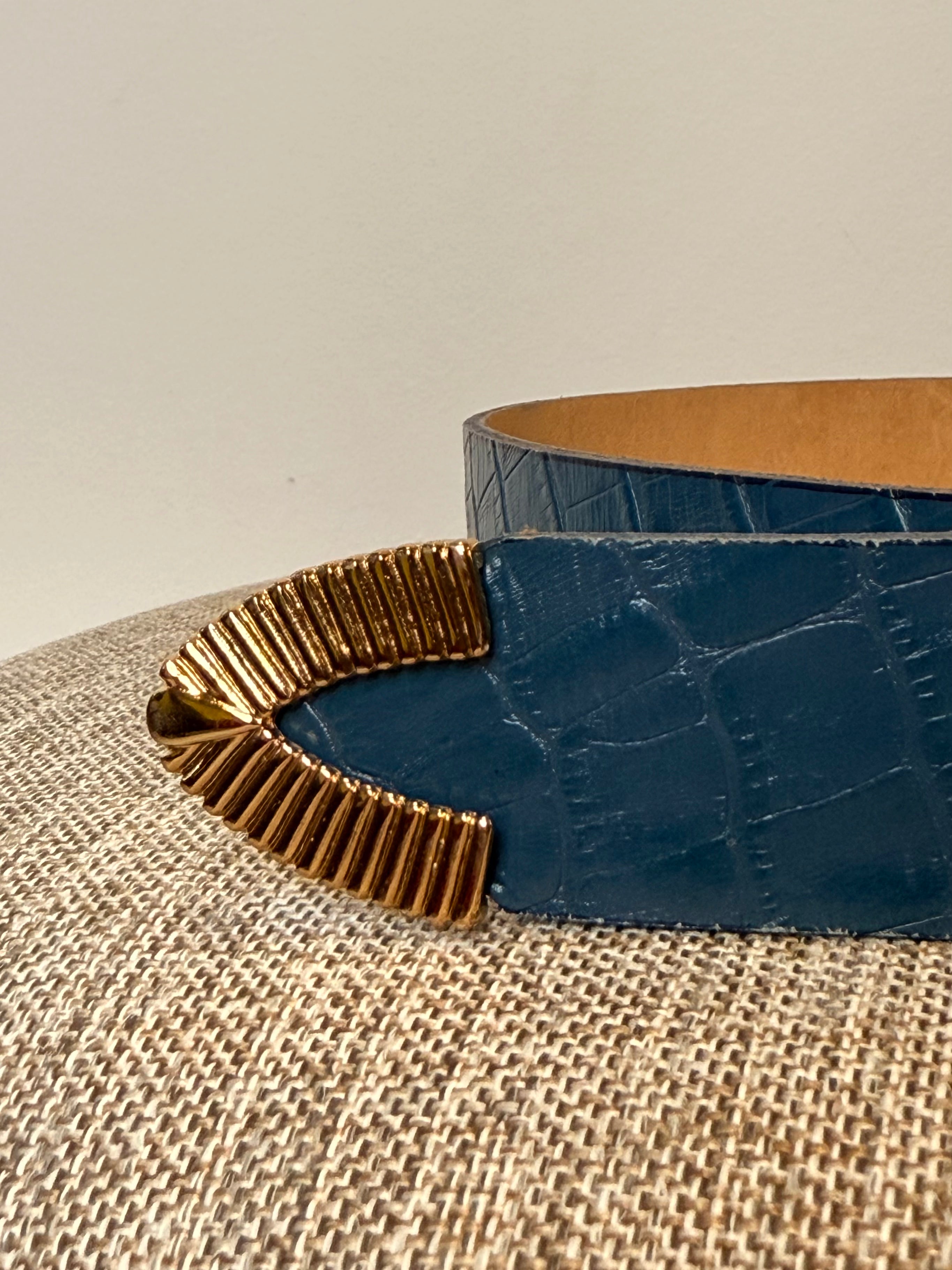 Cinto em Couro Azul Indigo