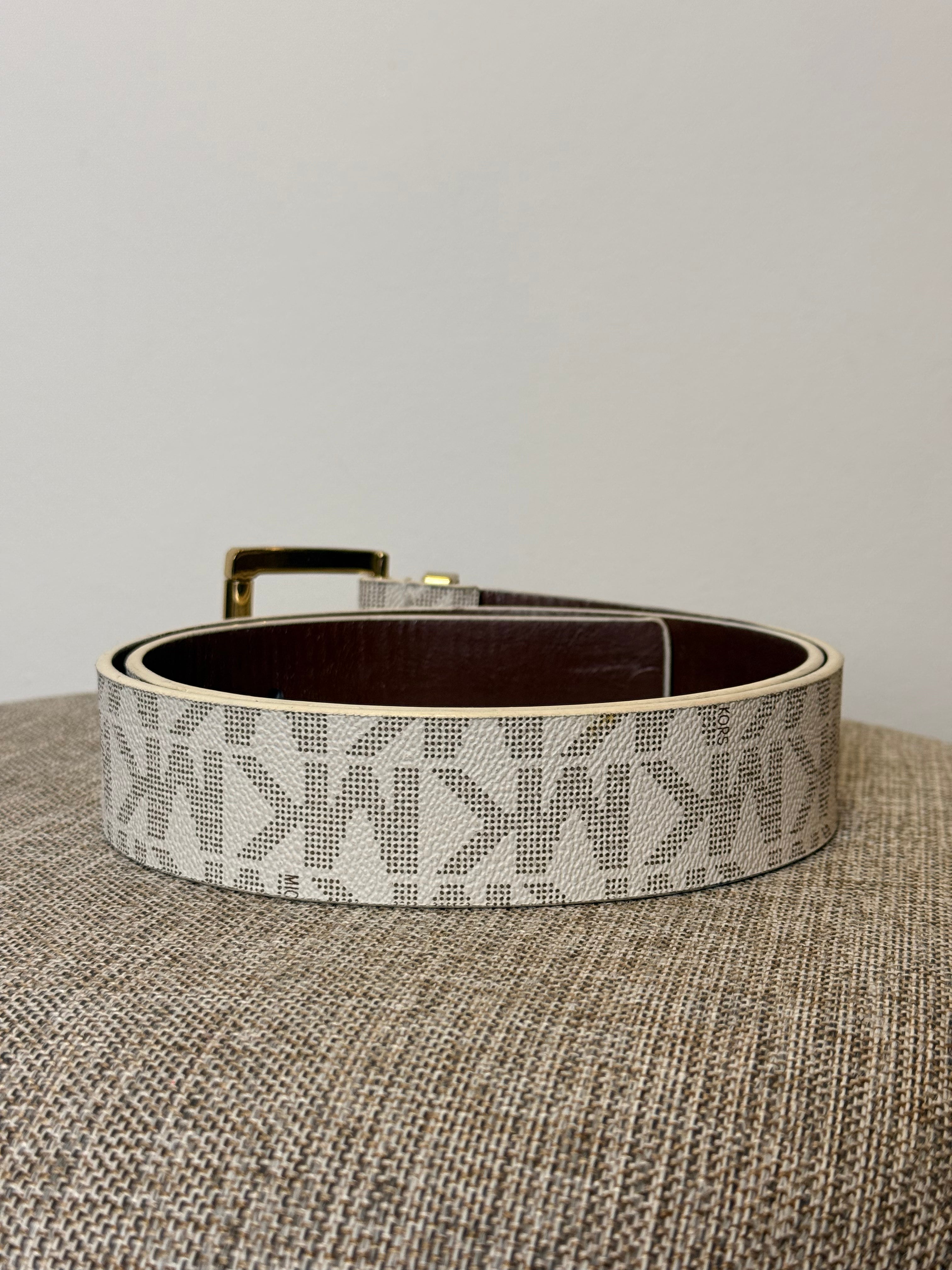 Cinto em Couro Branco Monograma Michael Kors