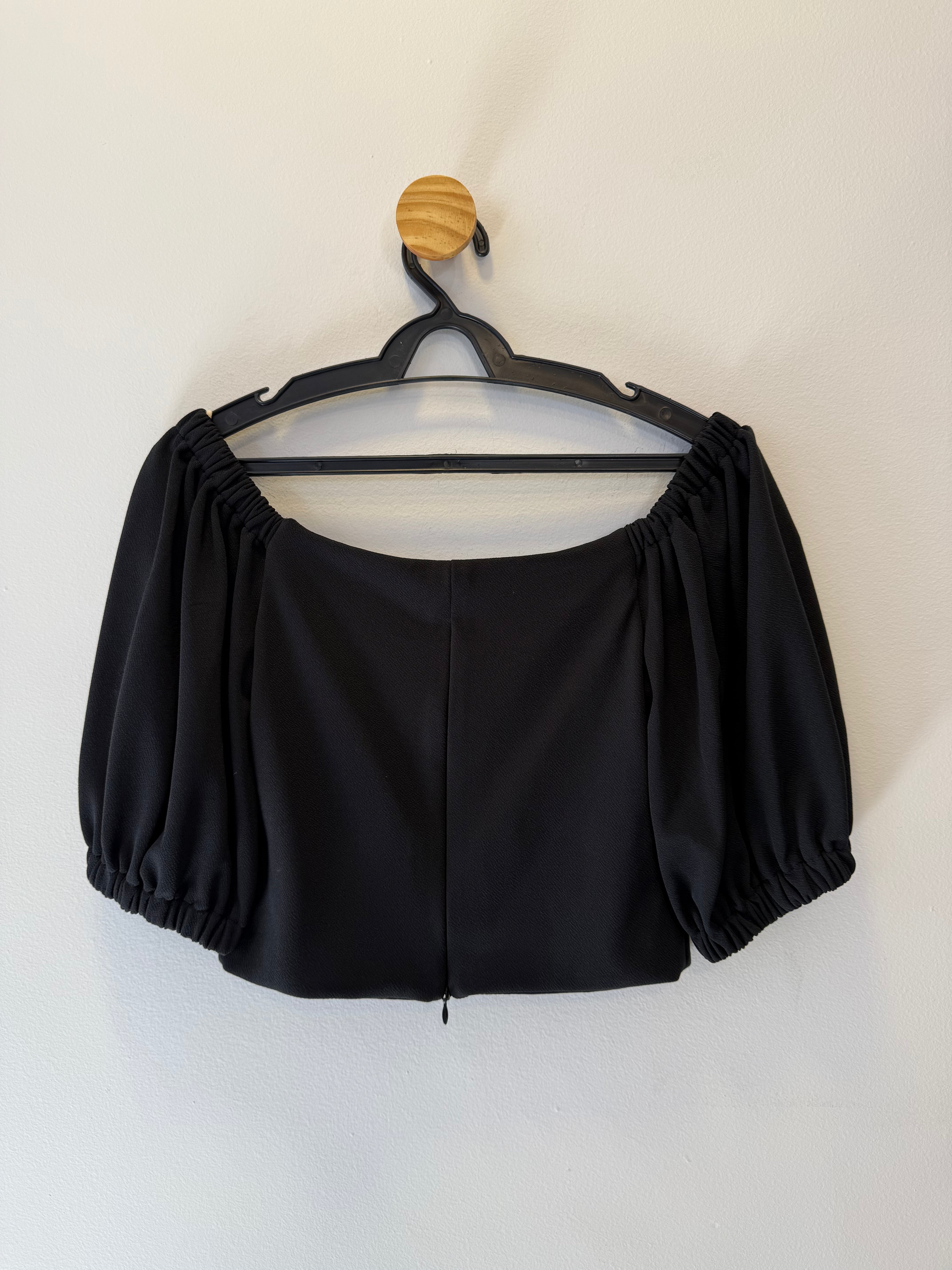 Cropped Preto Manga Abaloada