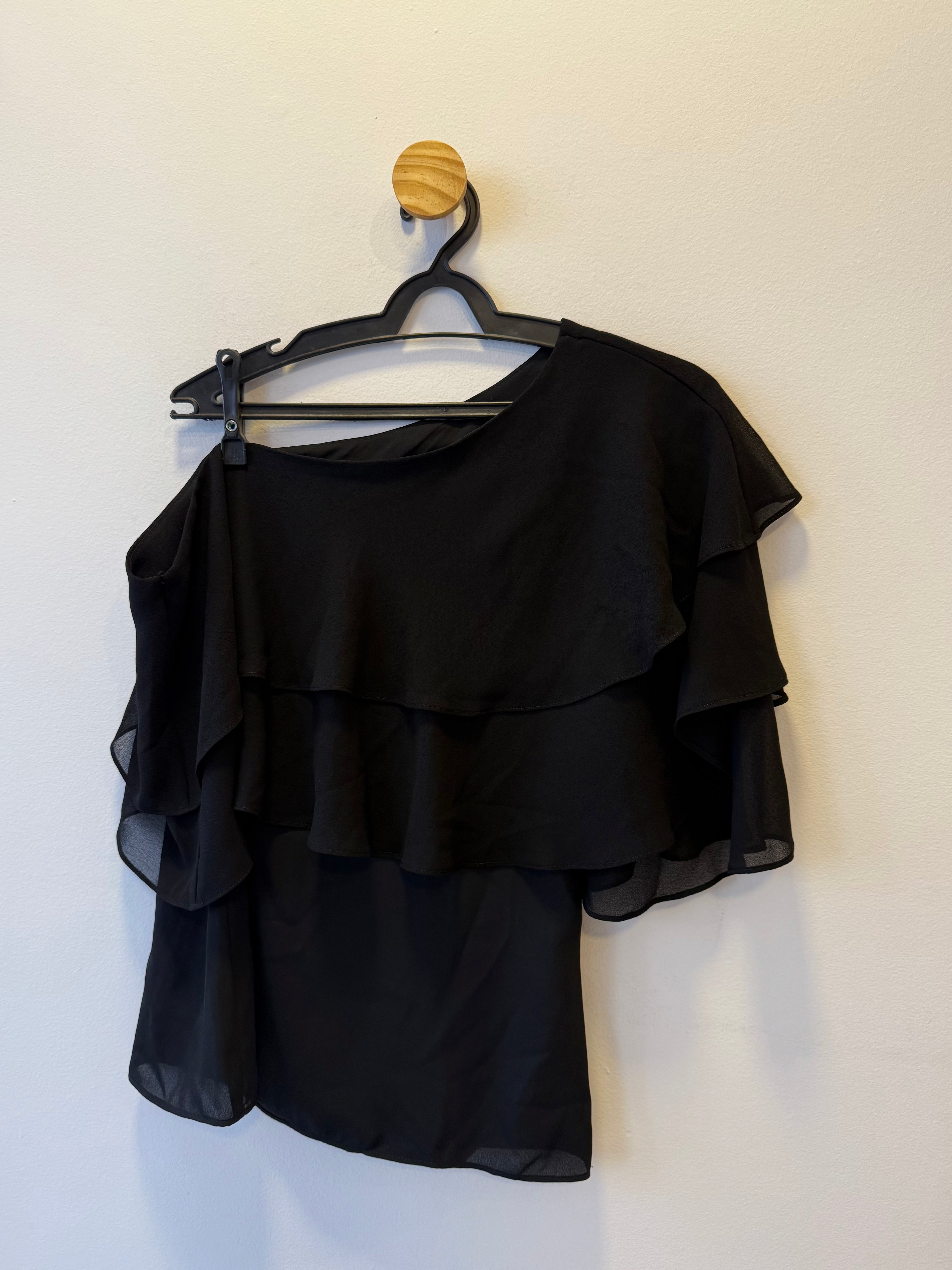 Blusa Ombro Único Preta