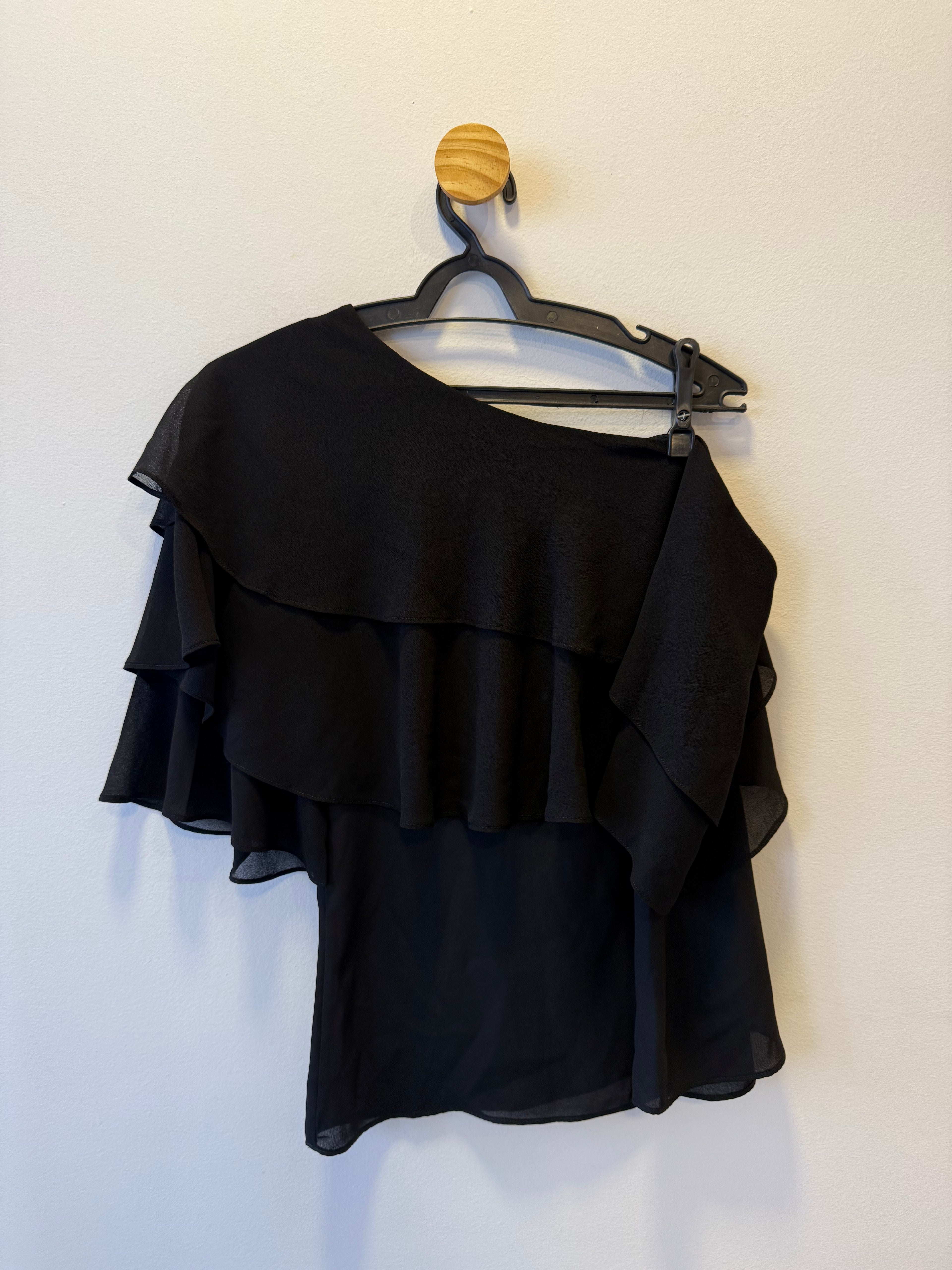 Blusa Ombro Único Preta