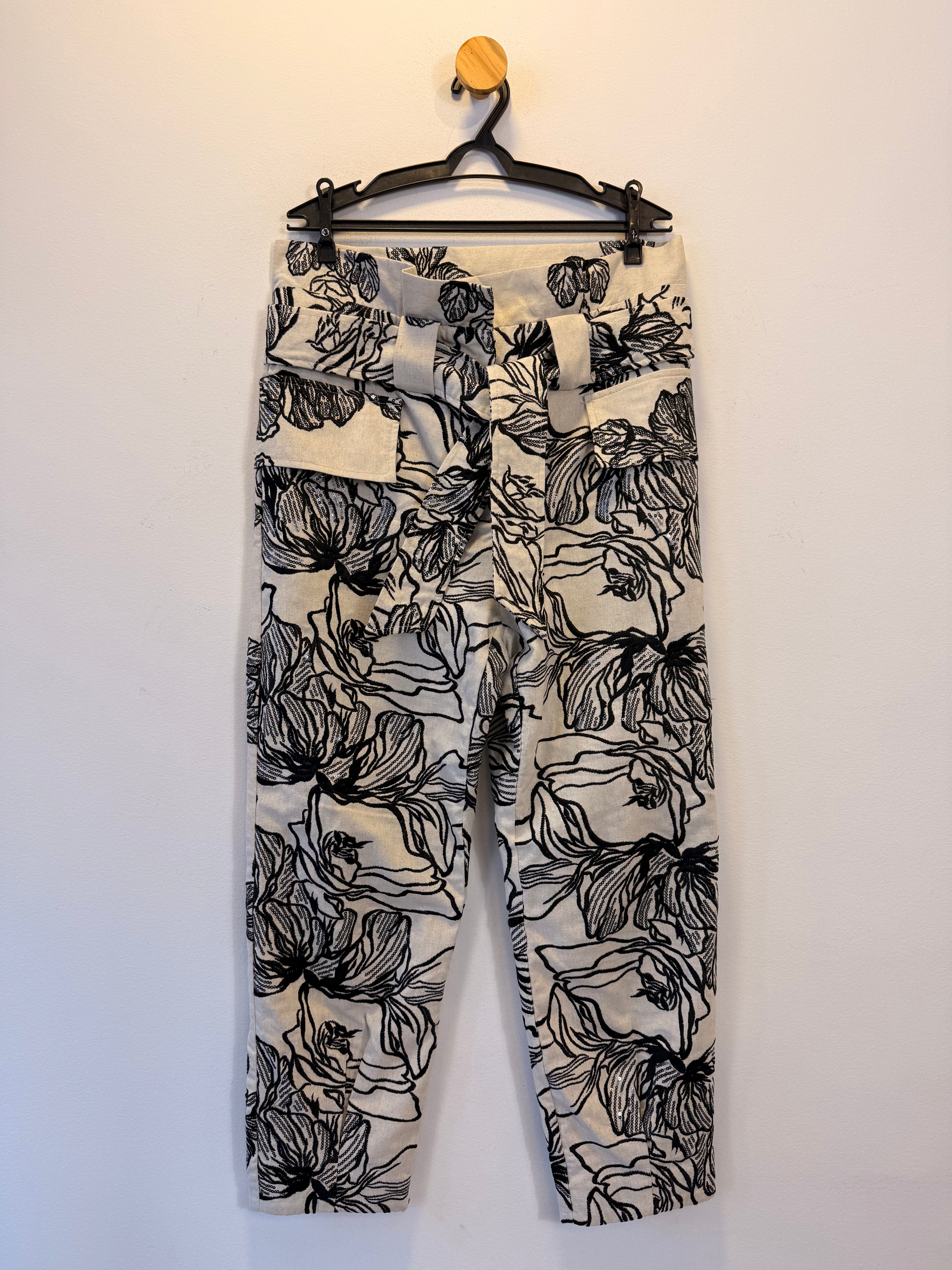 Calça Bordada Le Lis Blanc