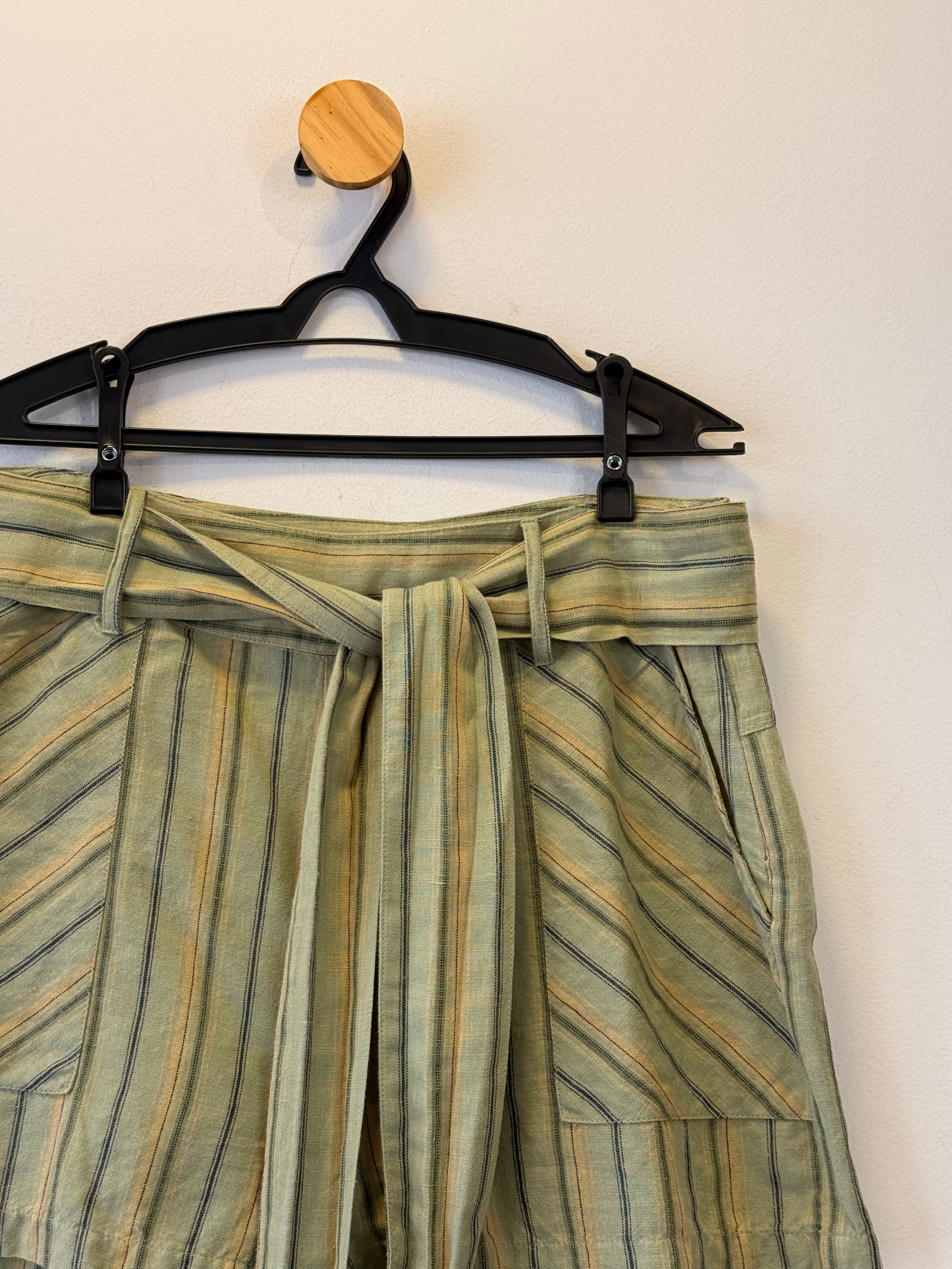 Short Listrado Verde