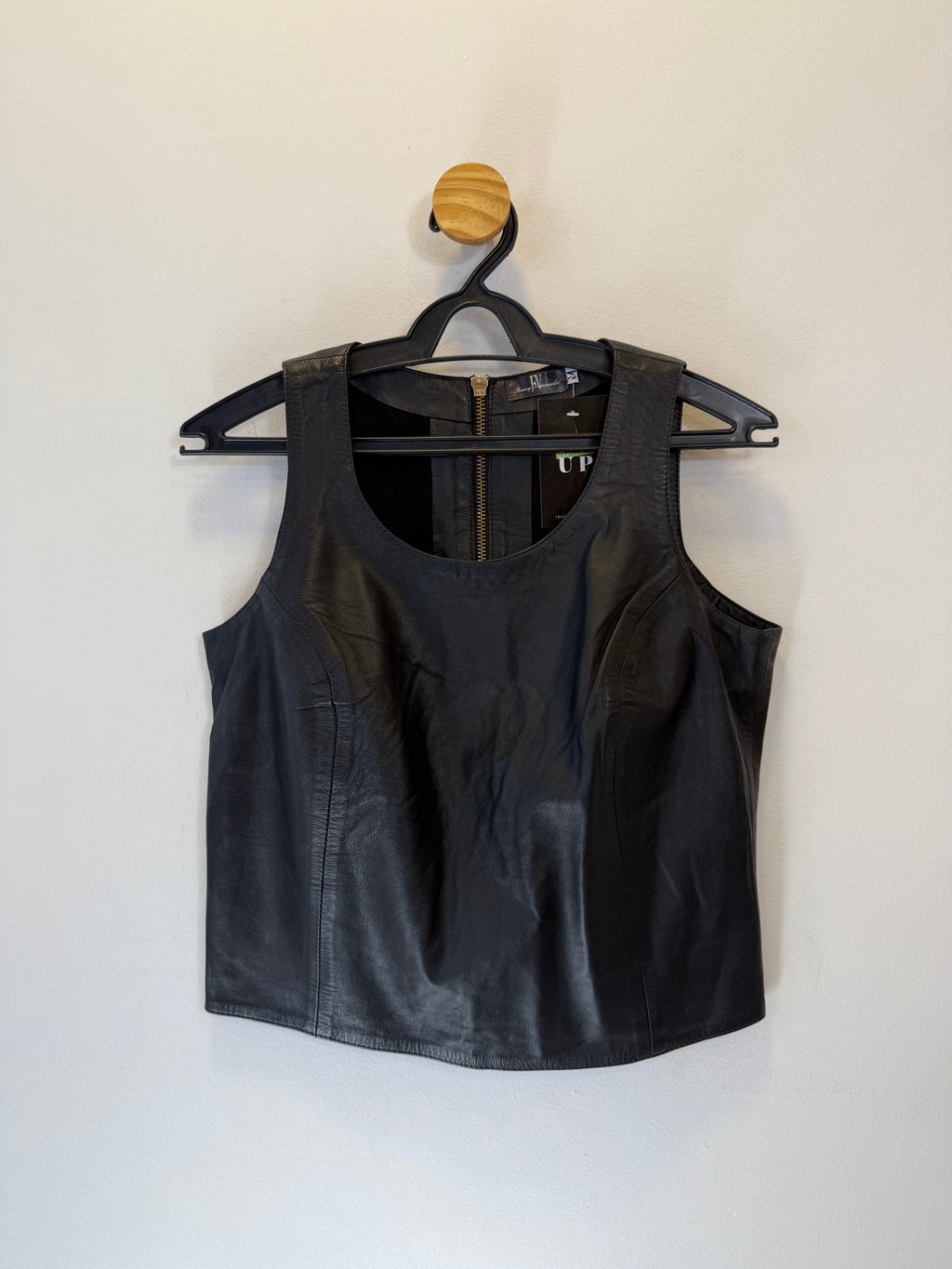 Cropped Regata Couro Preto