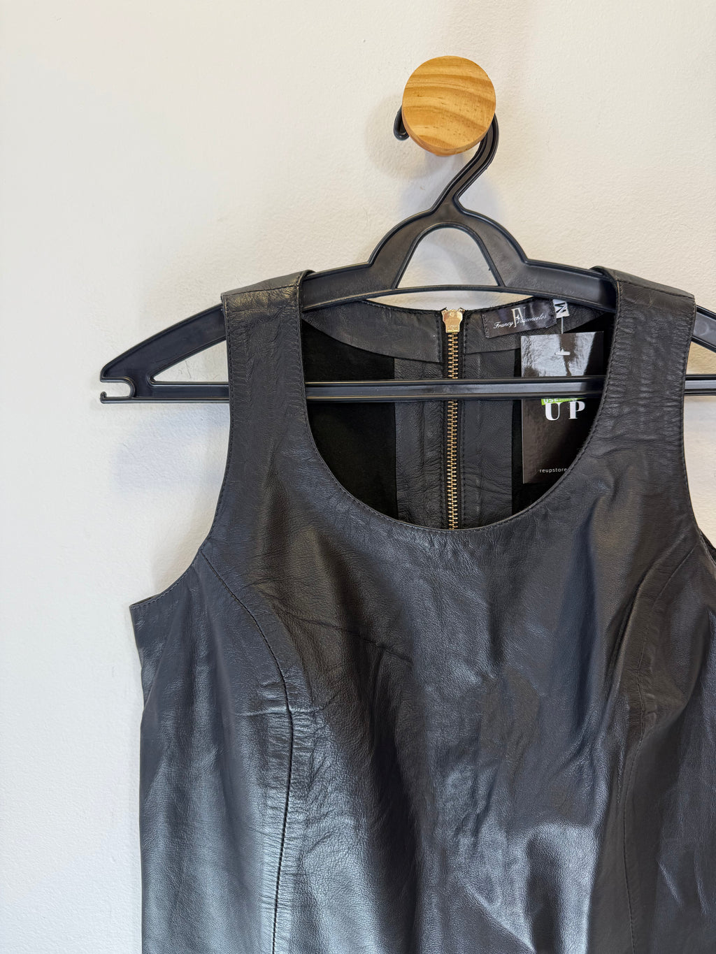 Cropped Regata Couro Preto