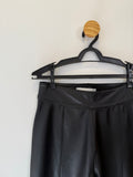 Calça Justa em Couro Preto