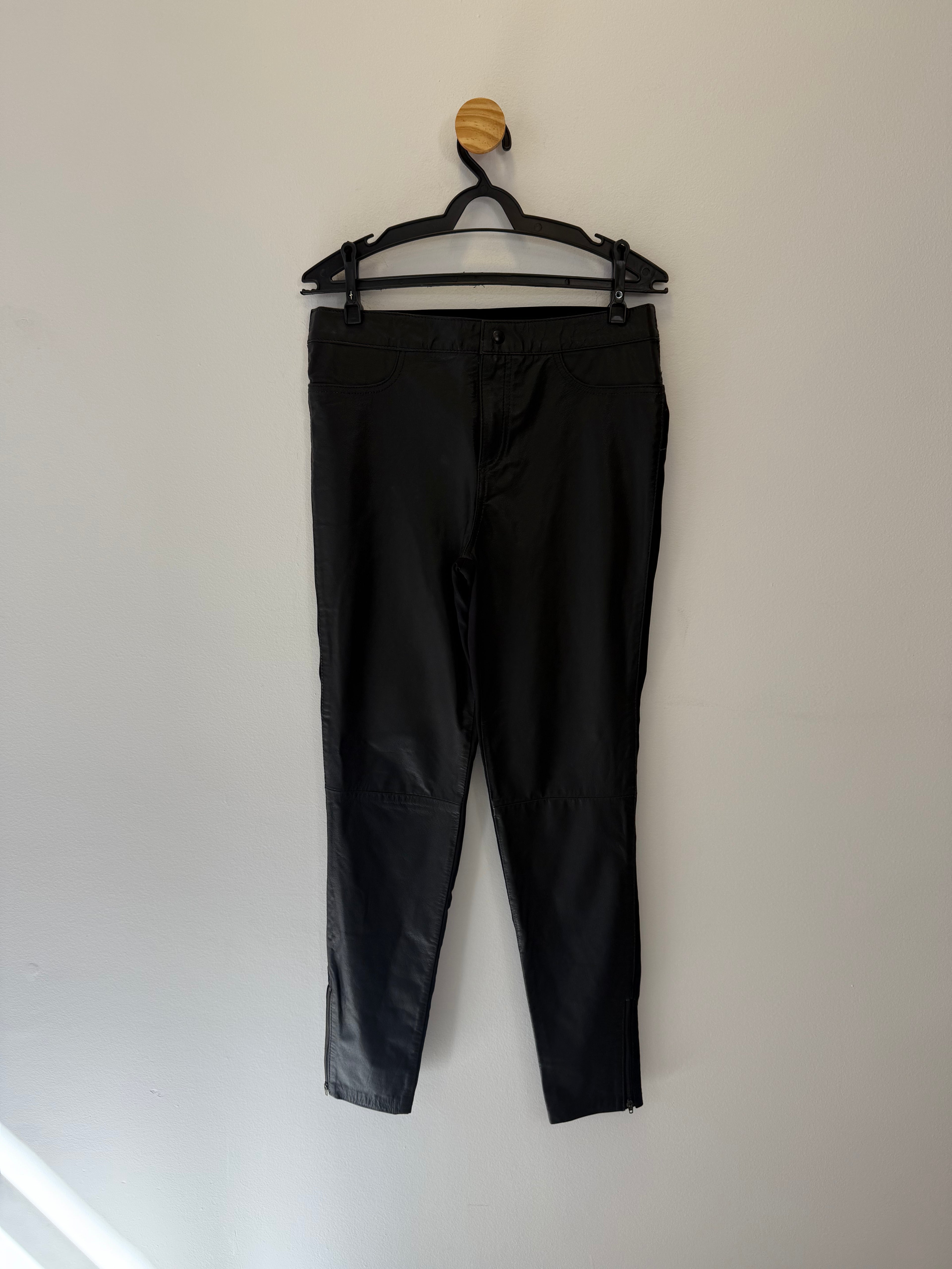 Calça Skinny Clássica em Couro Preto