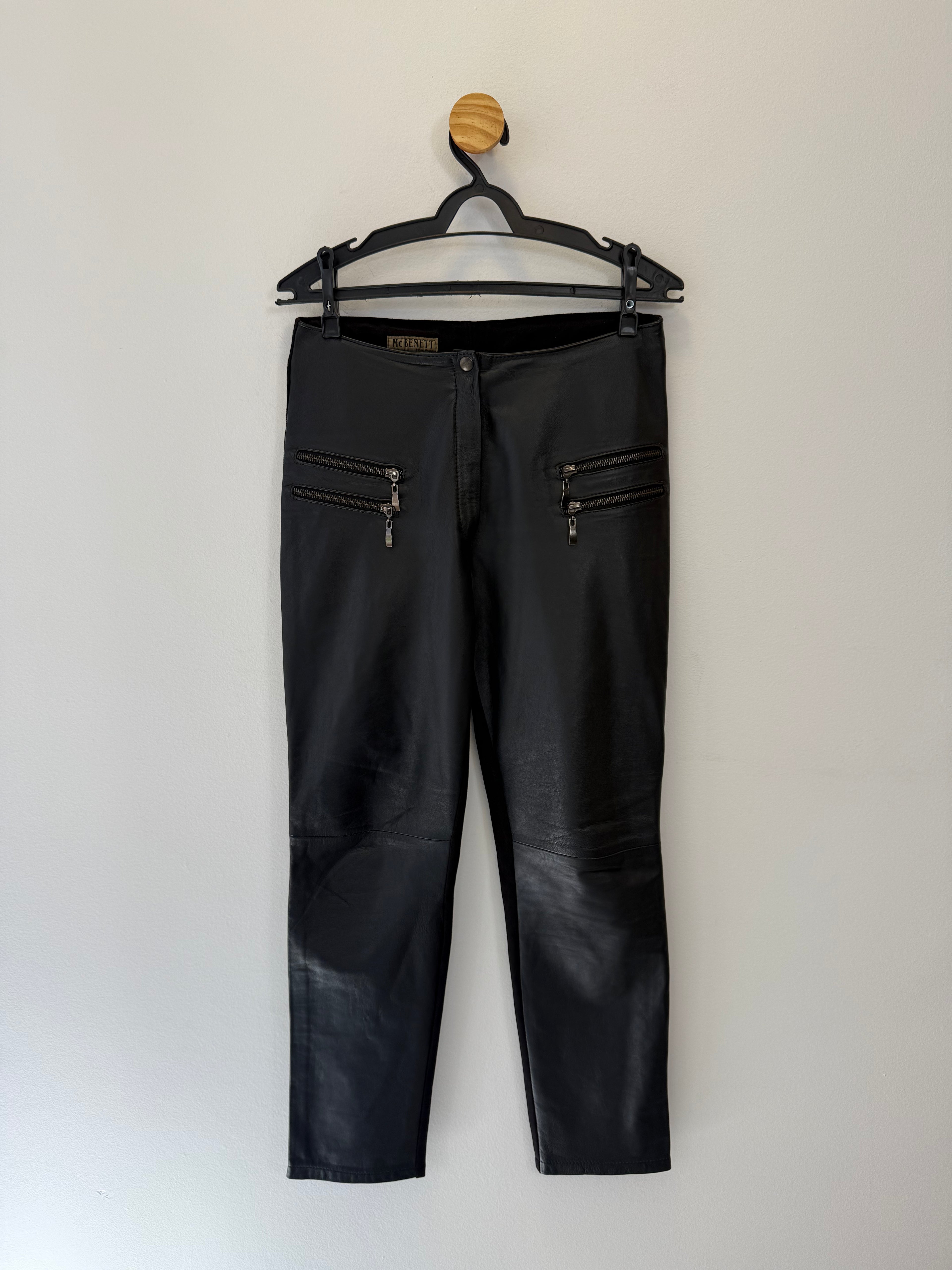 Calça em Couro Bolso Duplo