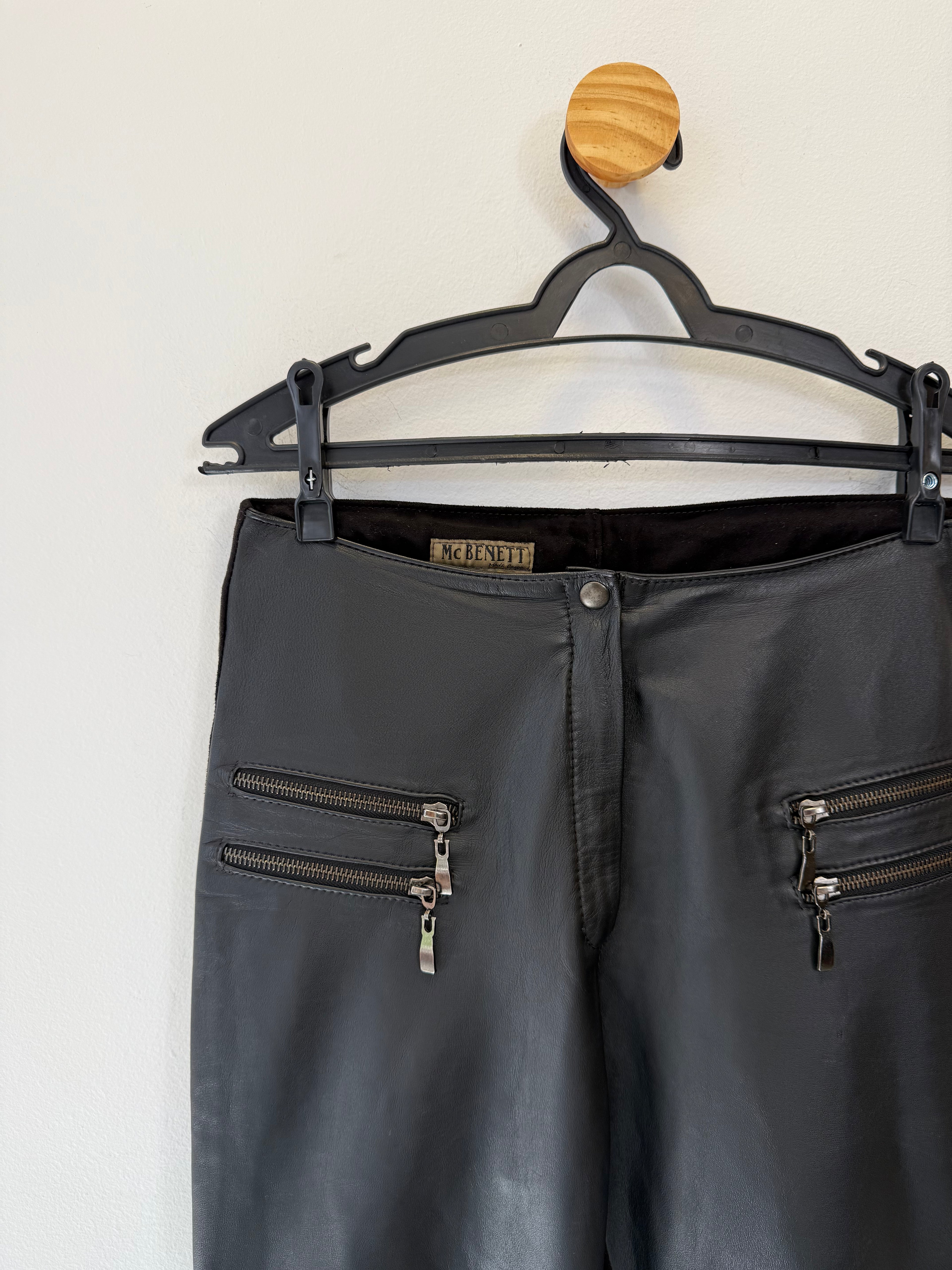 Calça em Couro Bolso Duplo