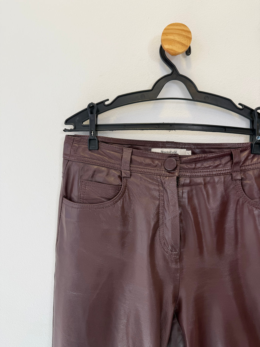 Calça Reta em Couro Marrom