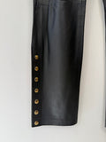 Calça em Couro Preto com Tachas
