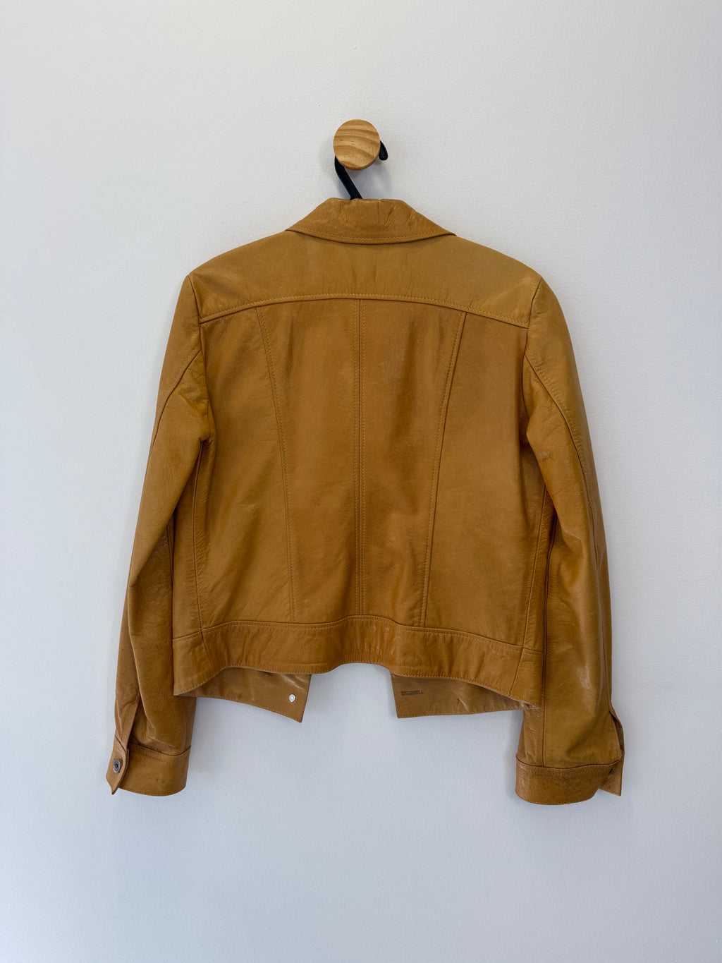 Jaqueta Trucker em Couro Ocre