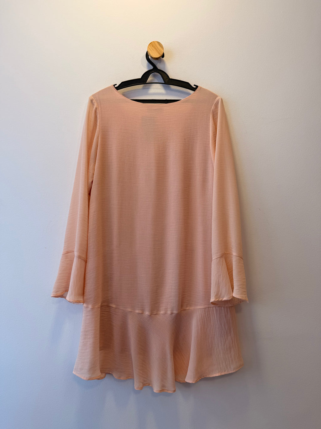 Vestido Salmão com Babados