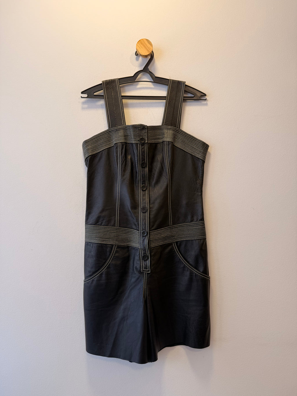 Macacão de Couro Preto