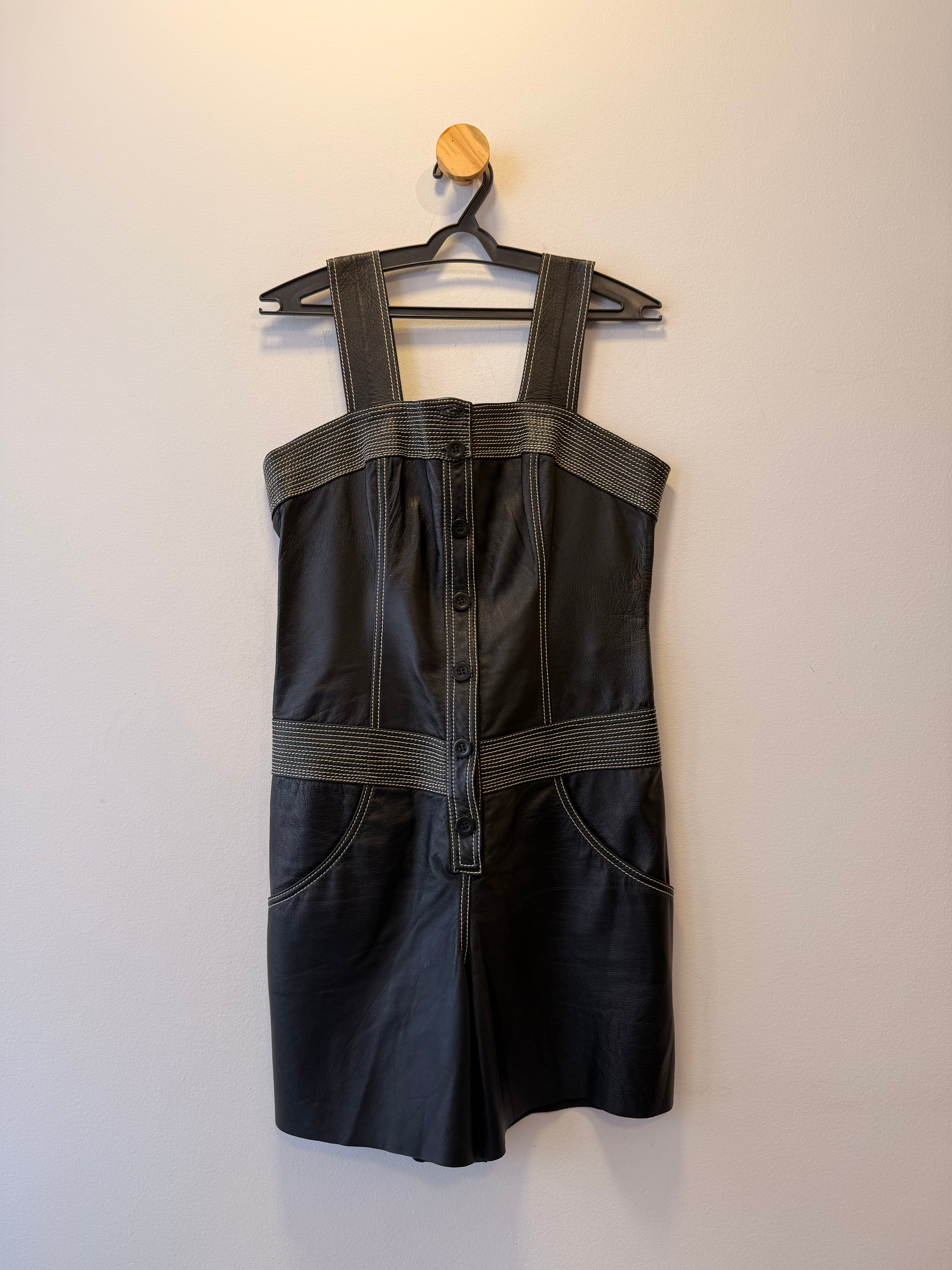Macacão de Couro Preto