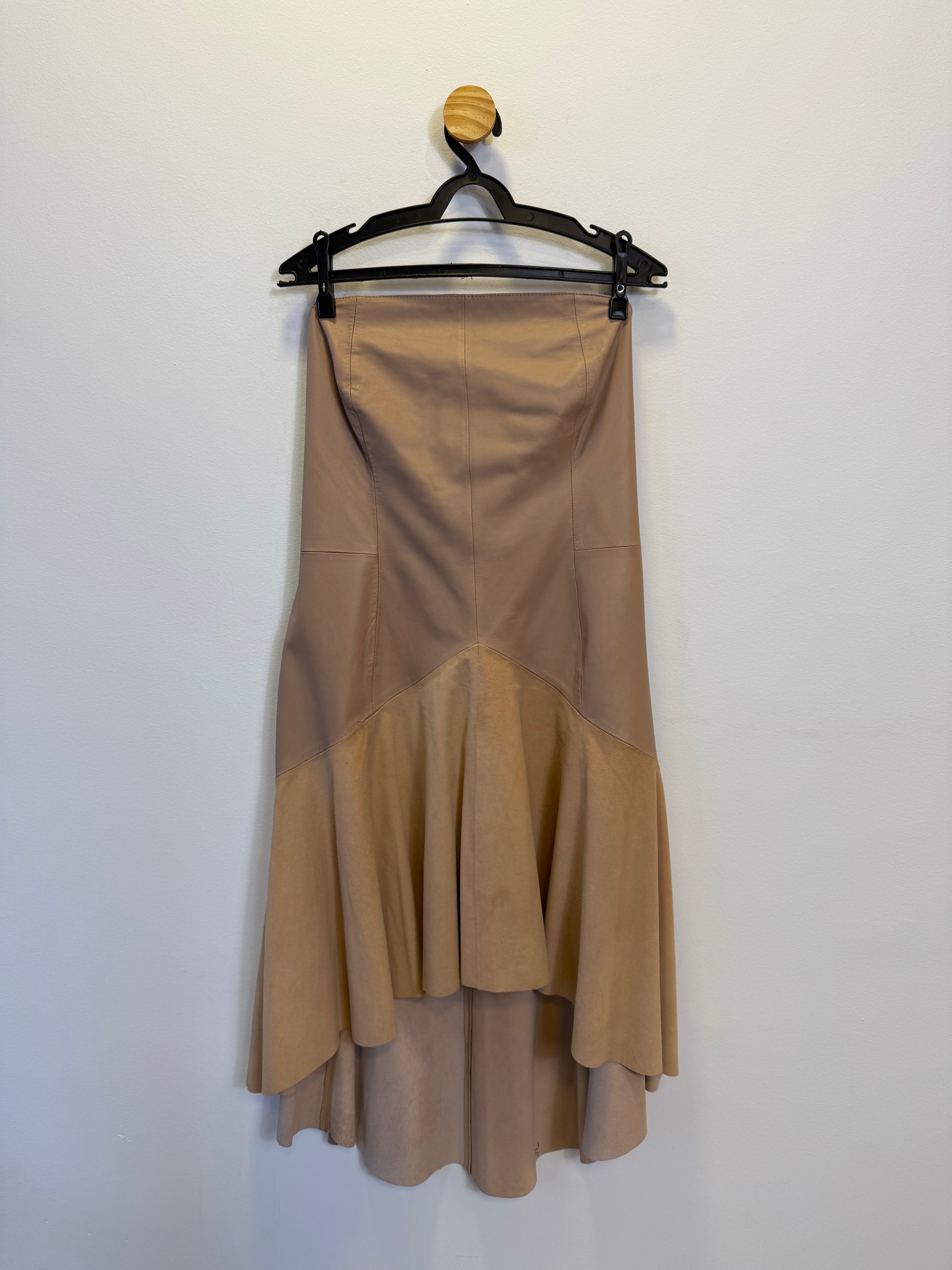 Vestido em Couro Nude Midi