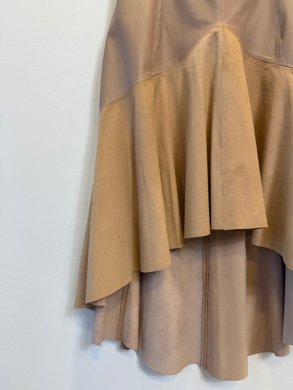Vestido em Couro Nude Midi