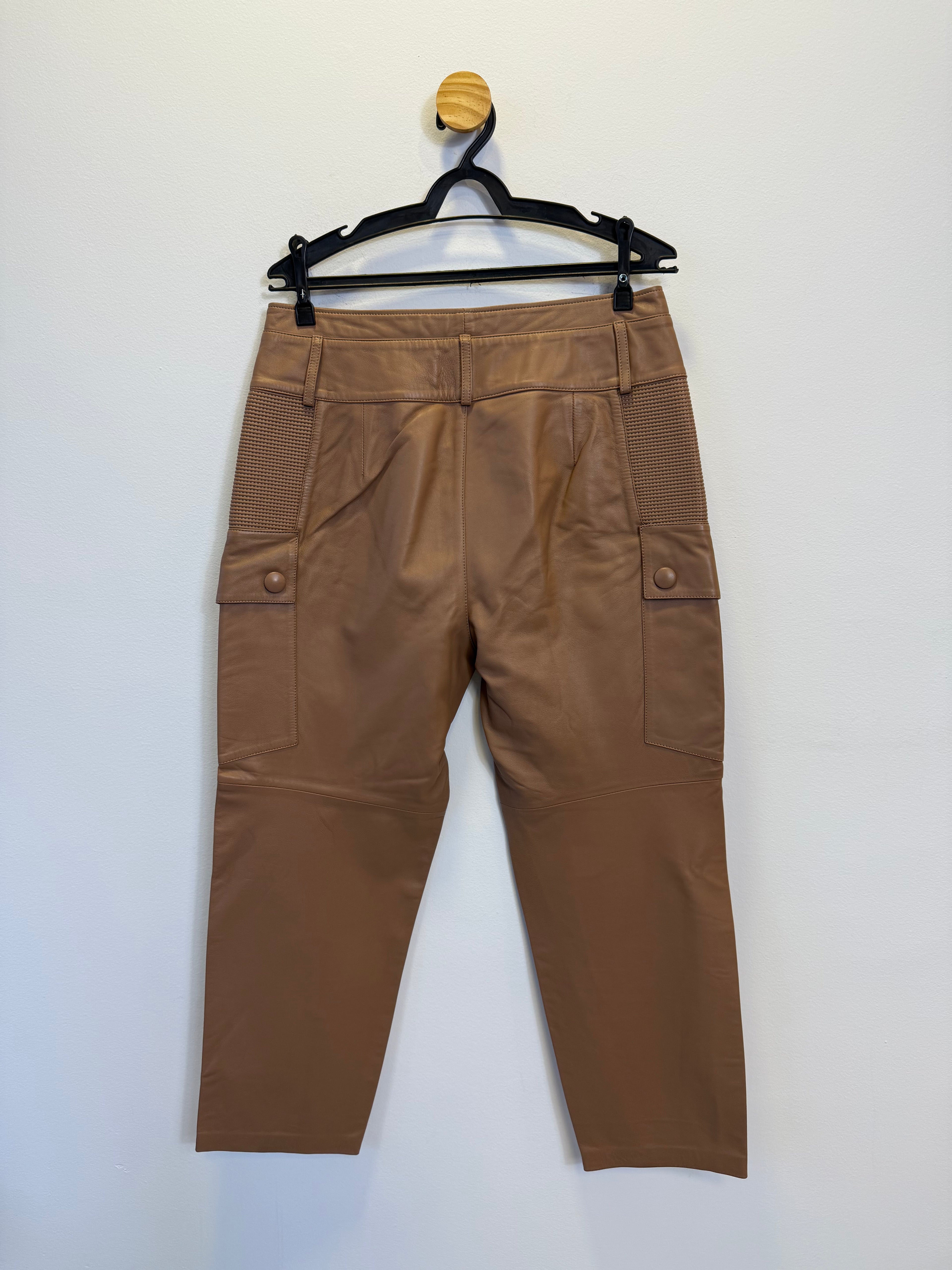 Calça Cargo em Couro Marrom