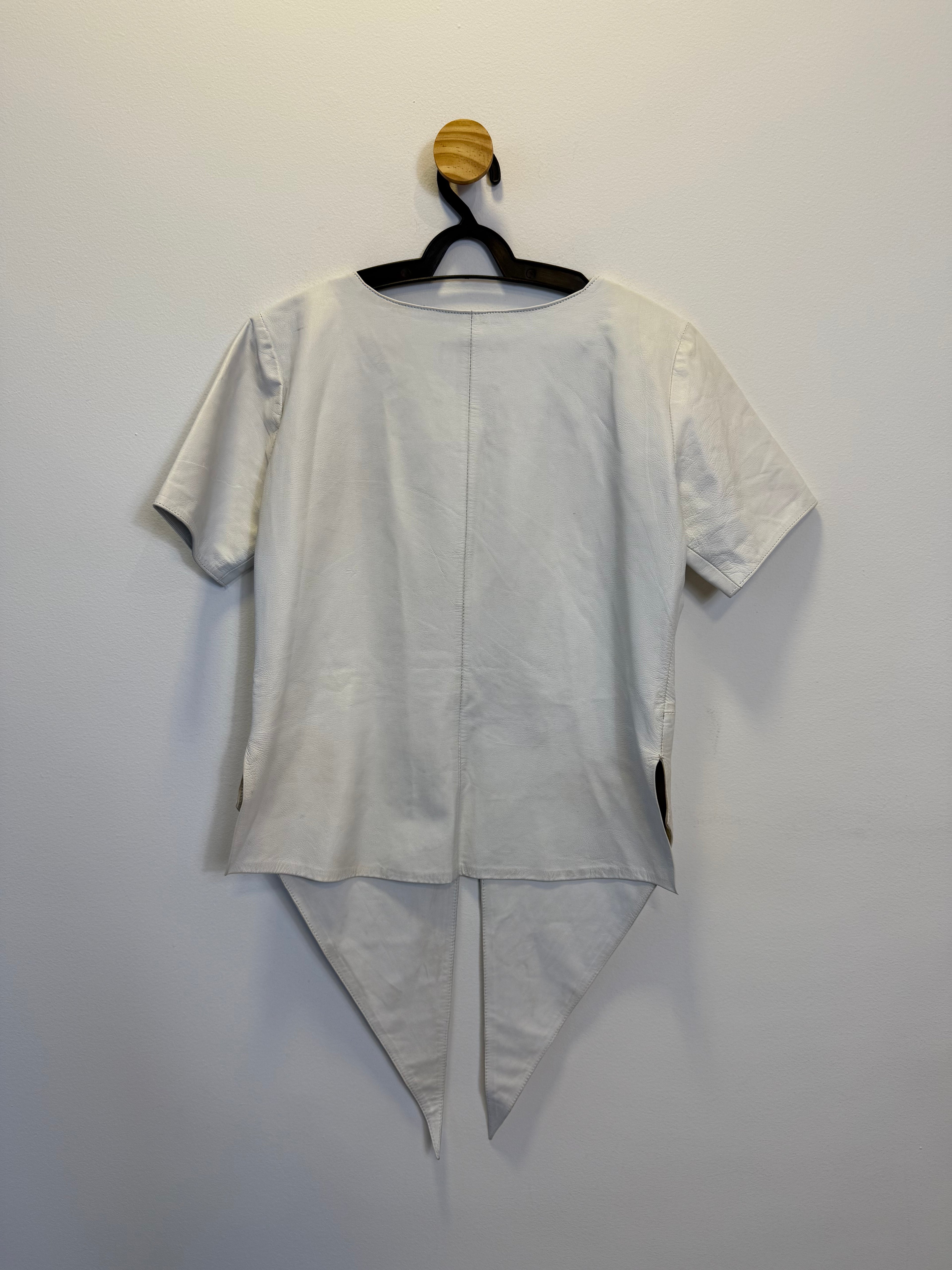 Blusa em Couro Branco
