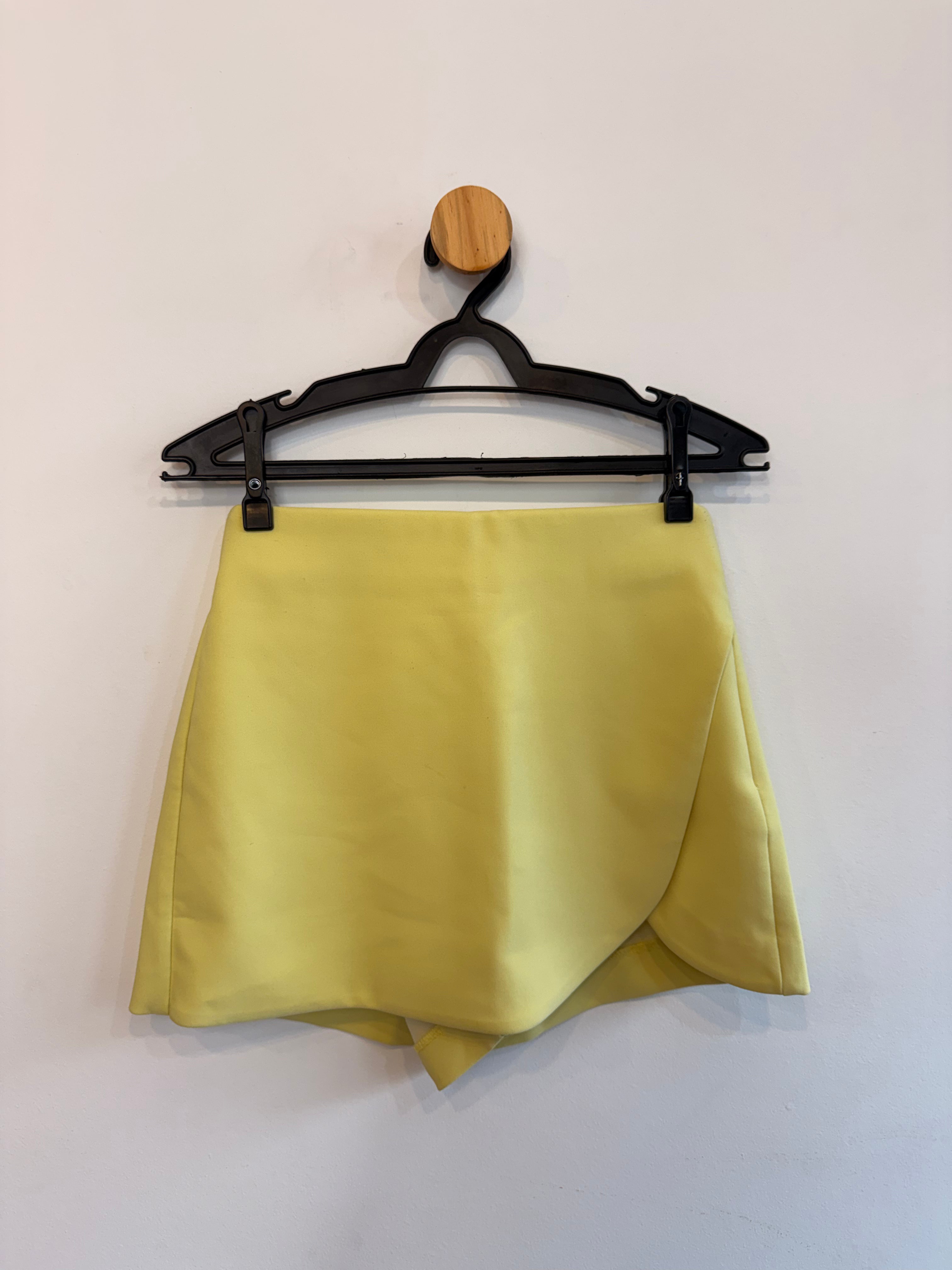 Short Saia Amarelo Zara