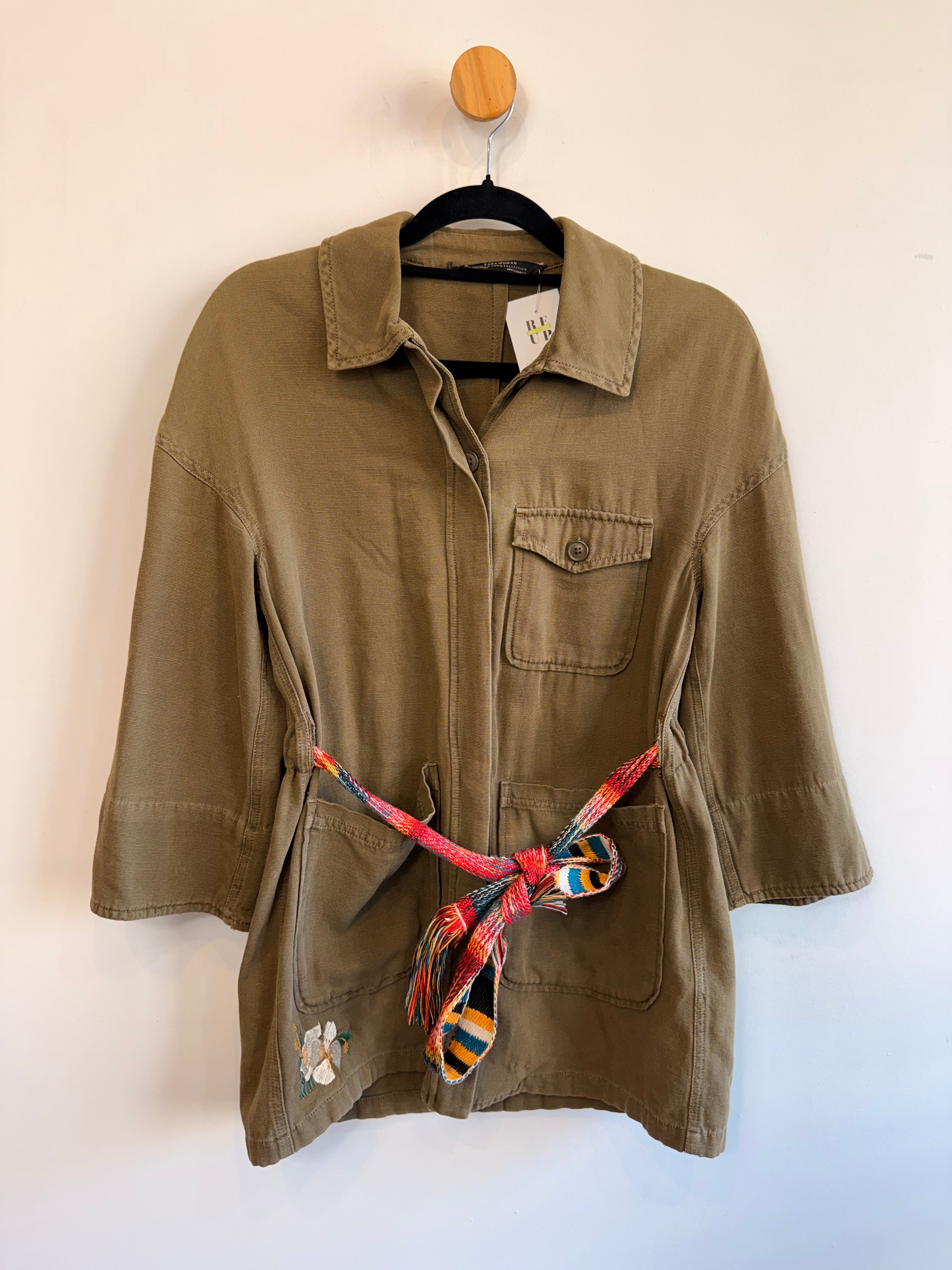 Parka Verde Militar Bordada Zara
