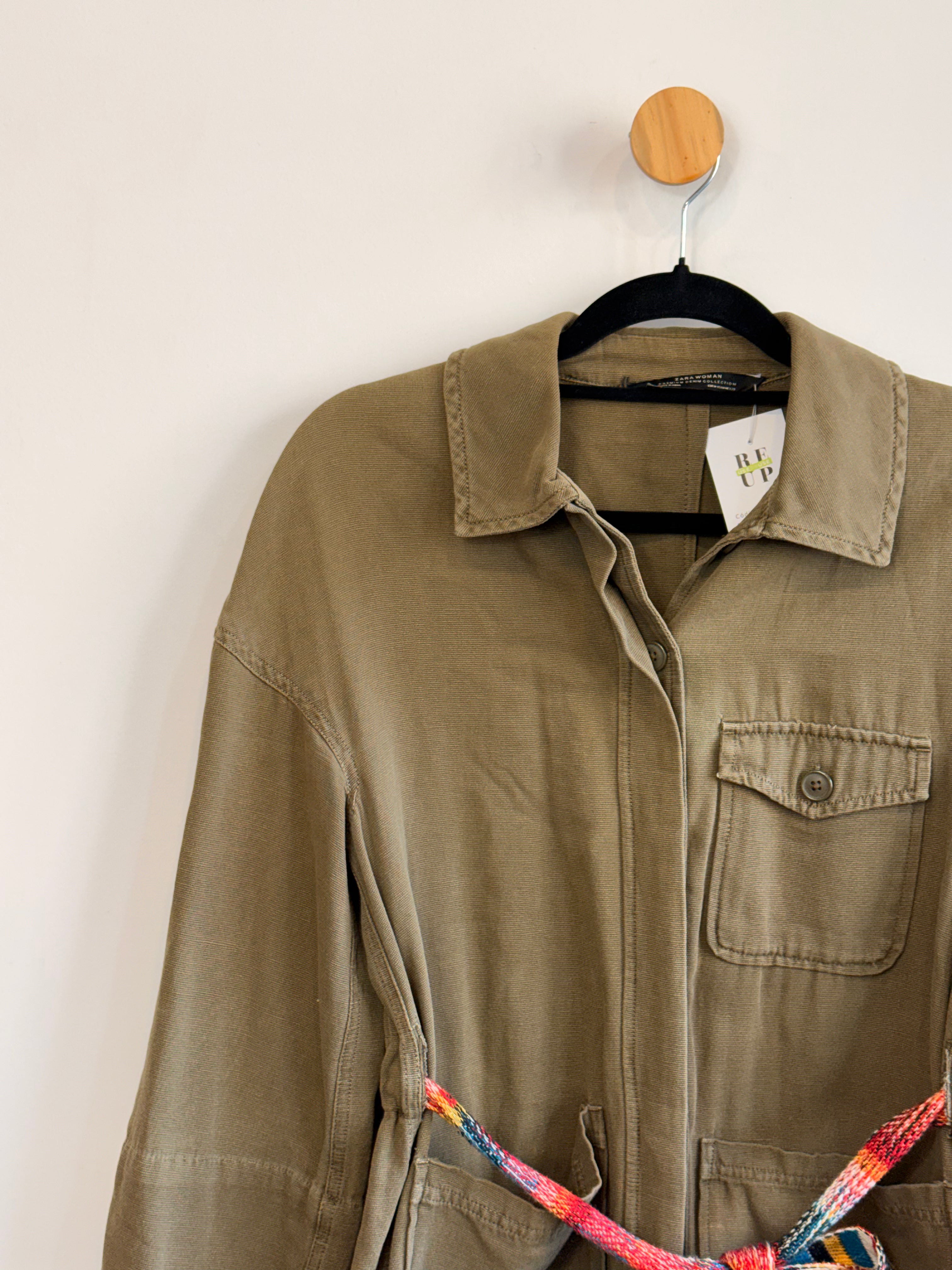 Parka Verde Militar Bordada Zara