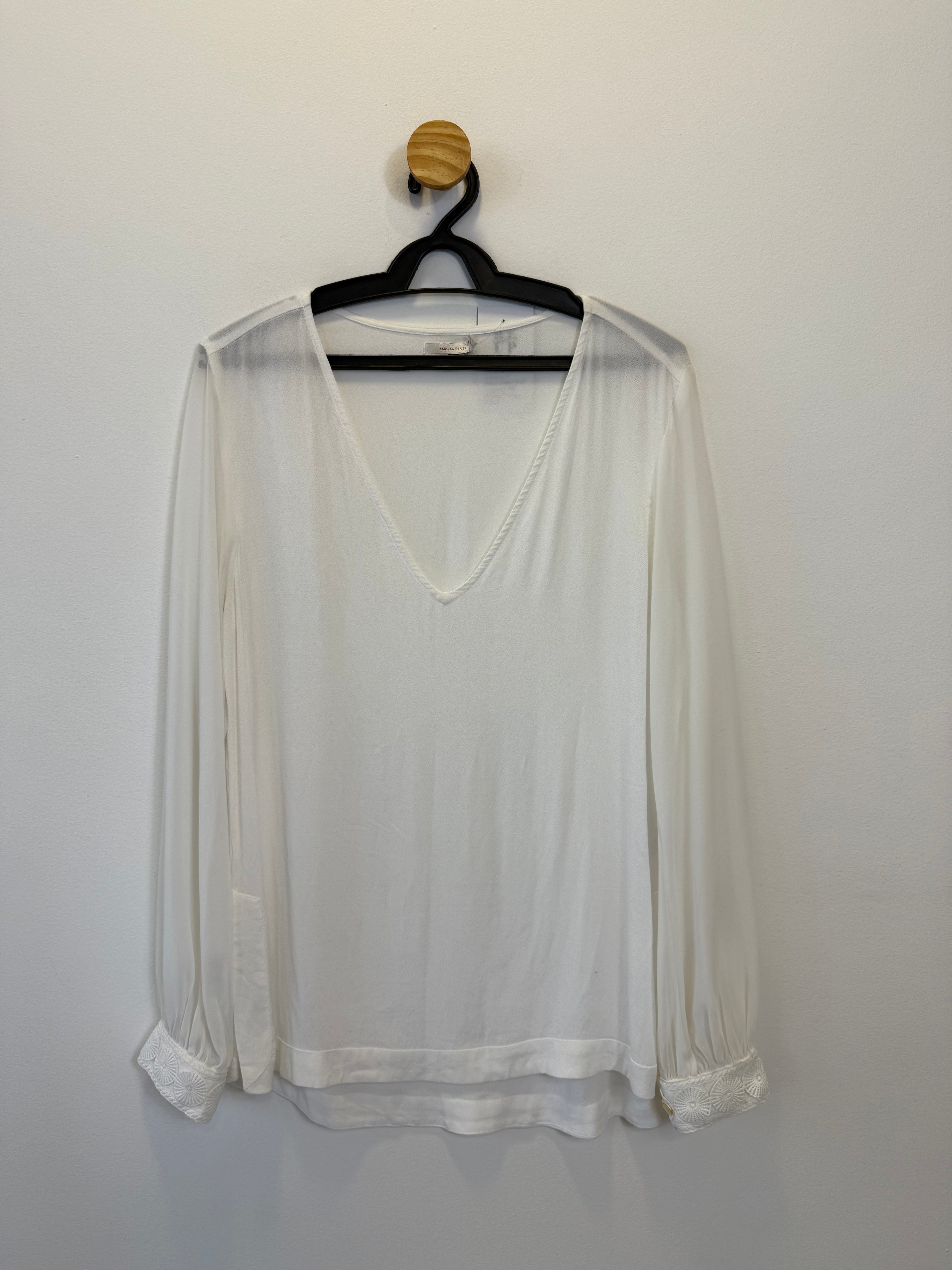 Blusa Branca Punho Bordado