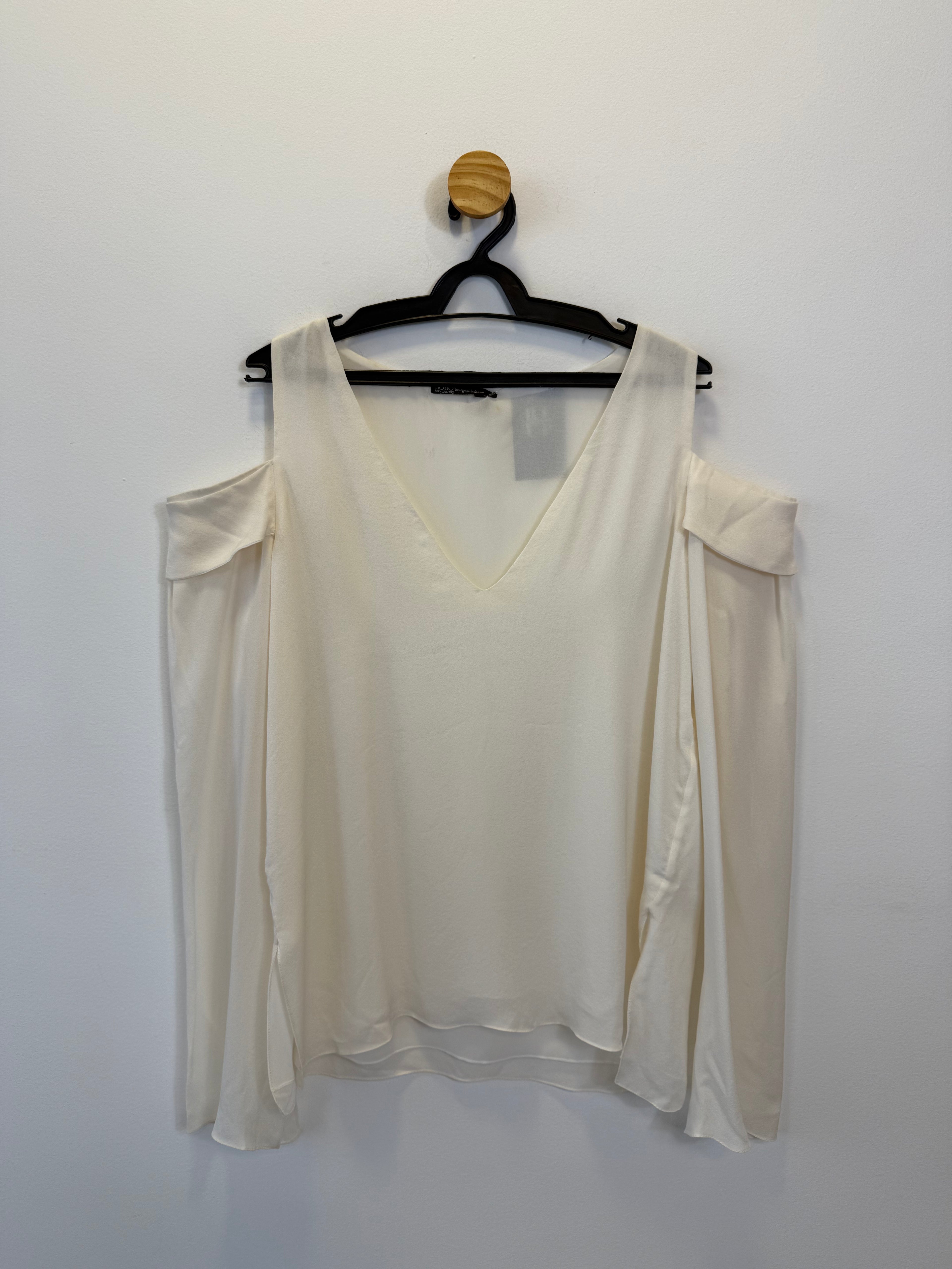 Blusa Branca  Ombro Vazado