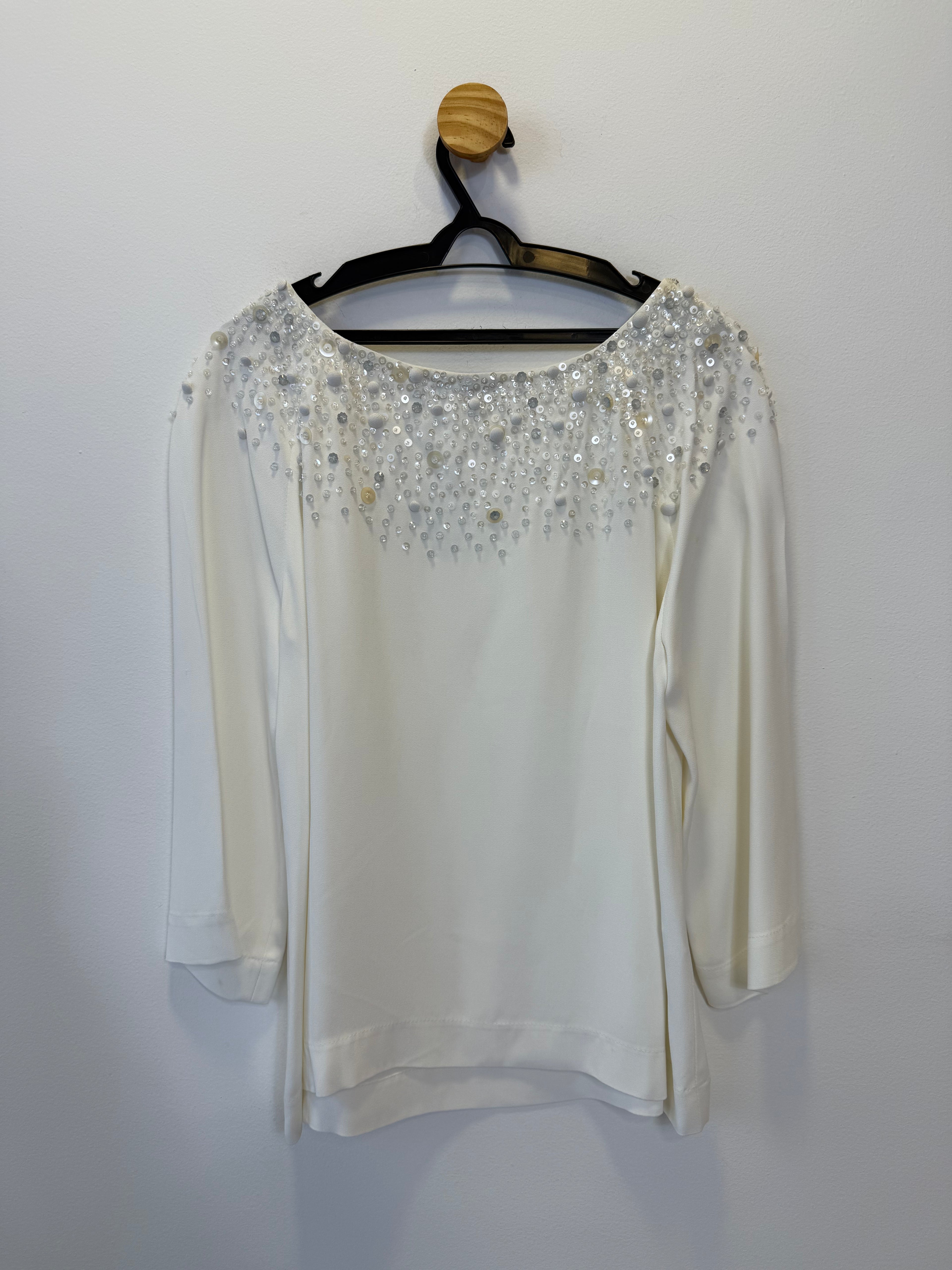 Blusa Branca Bordado em Paêtes