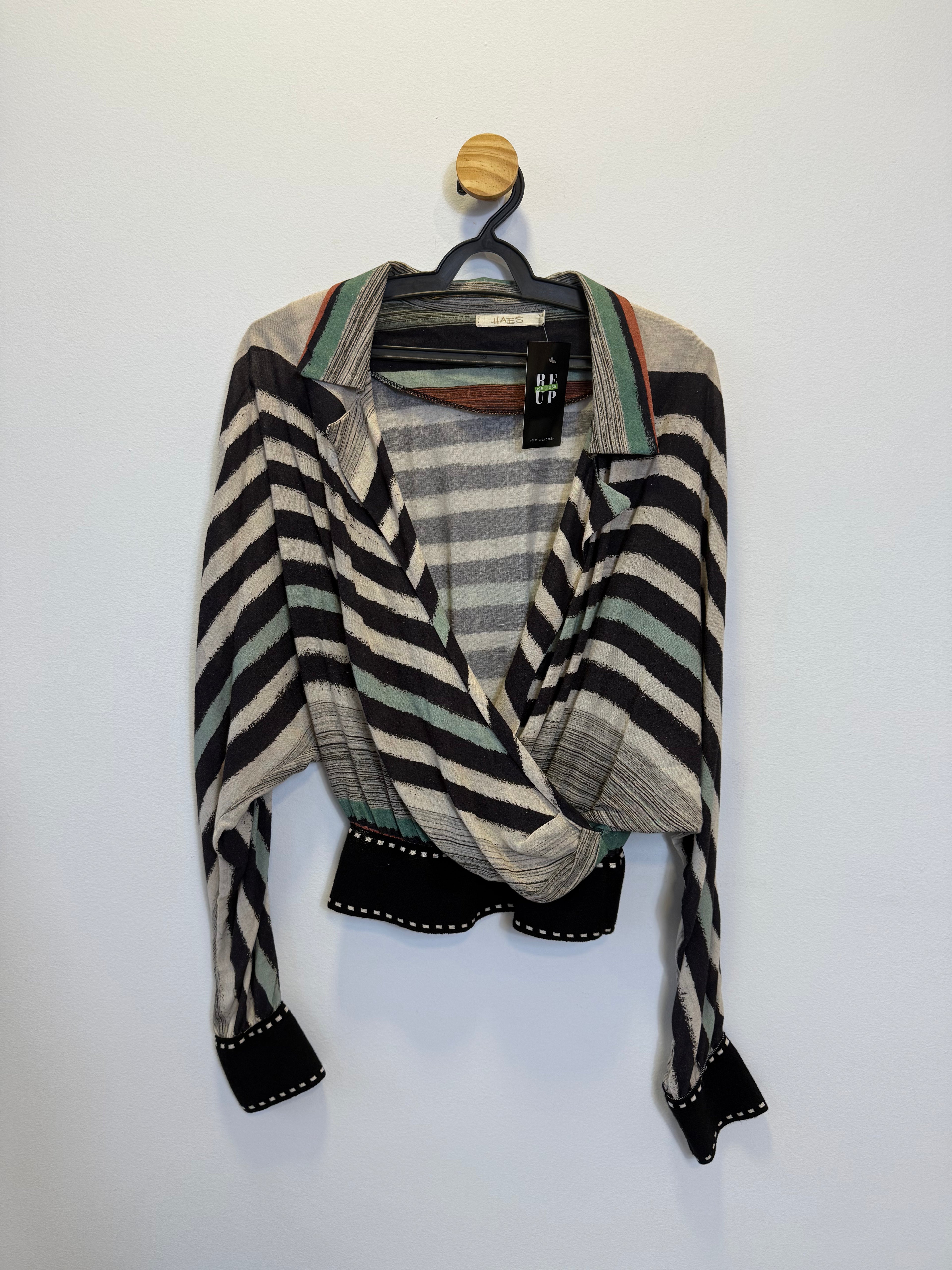 Blusa Transpassada Listrada