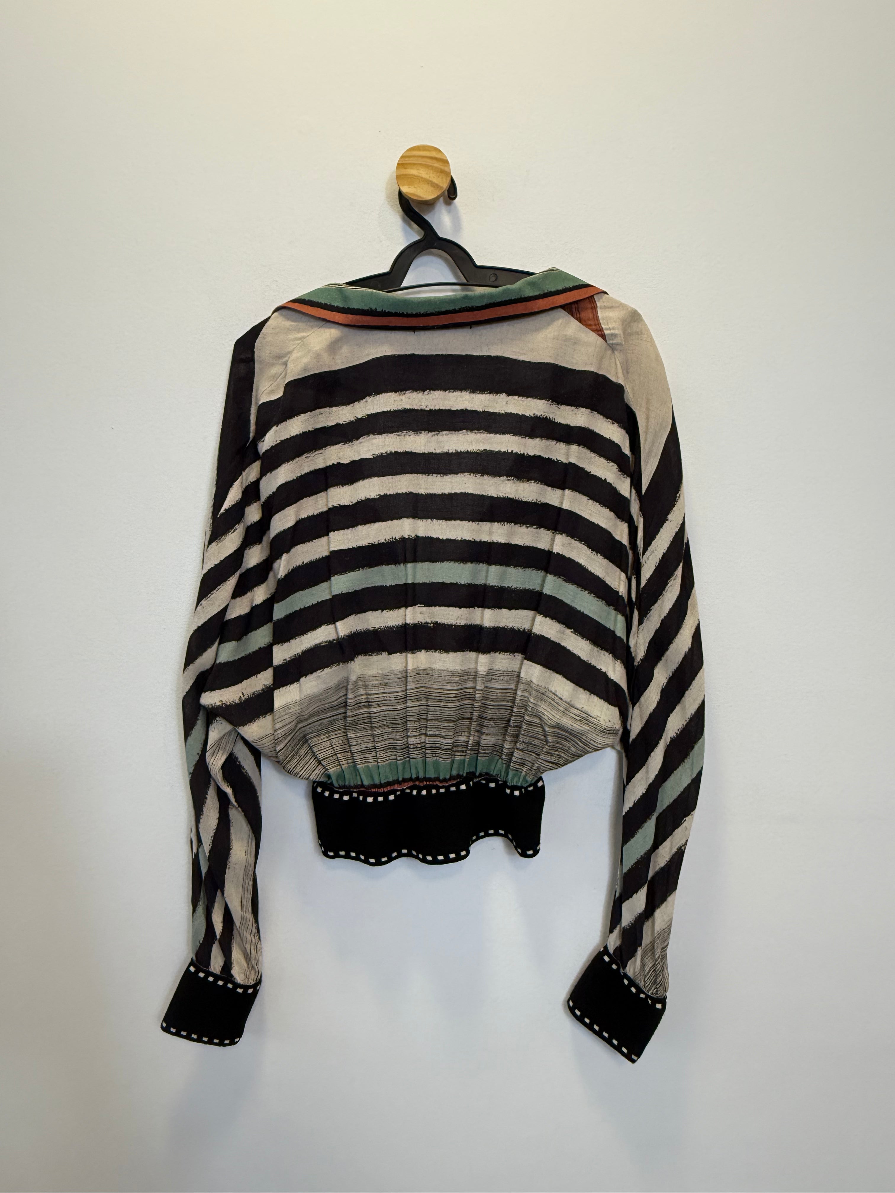 Blusa Transpassada Listrada