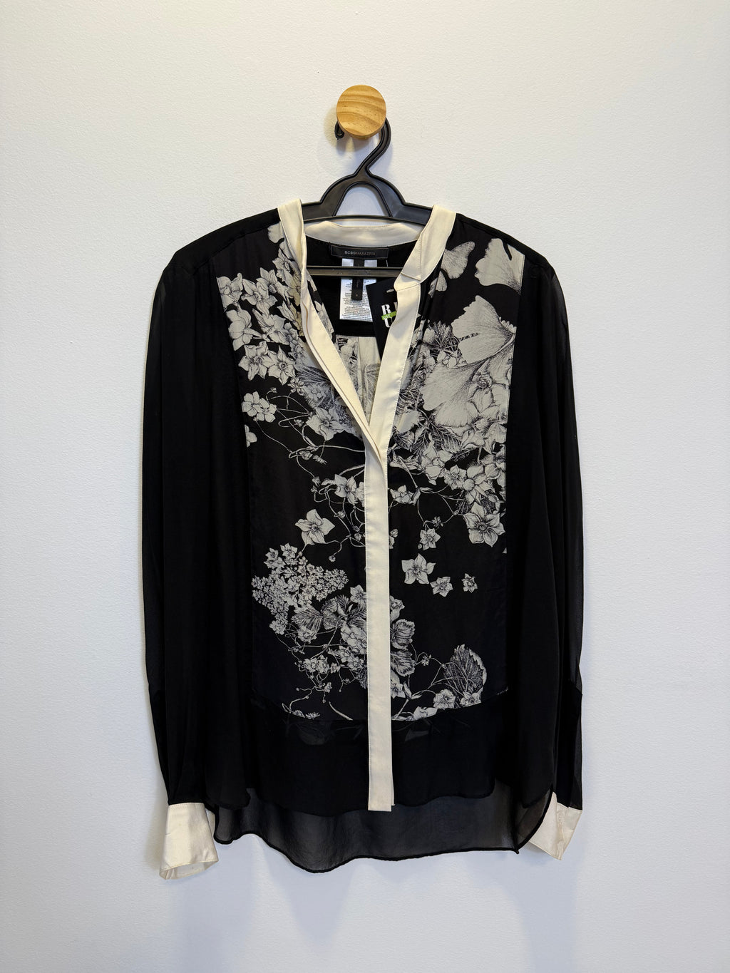 Camisa Preta e Branca Floral
