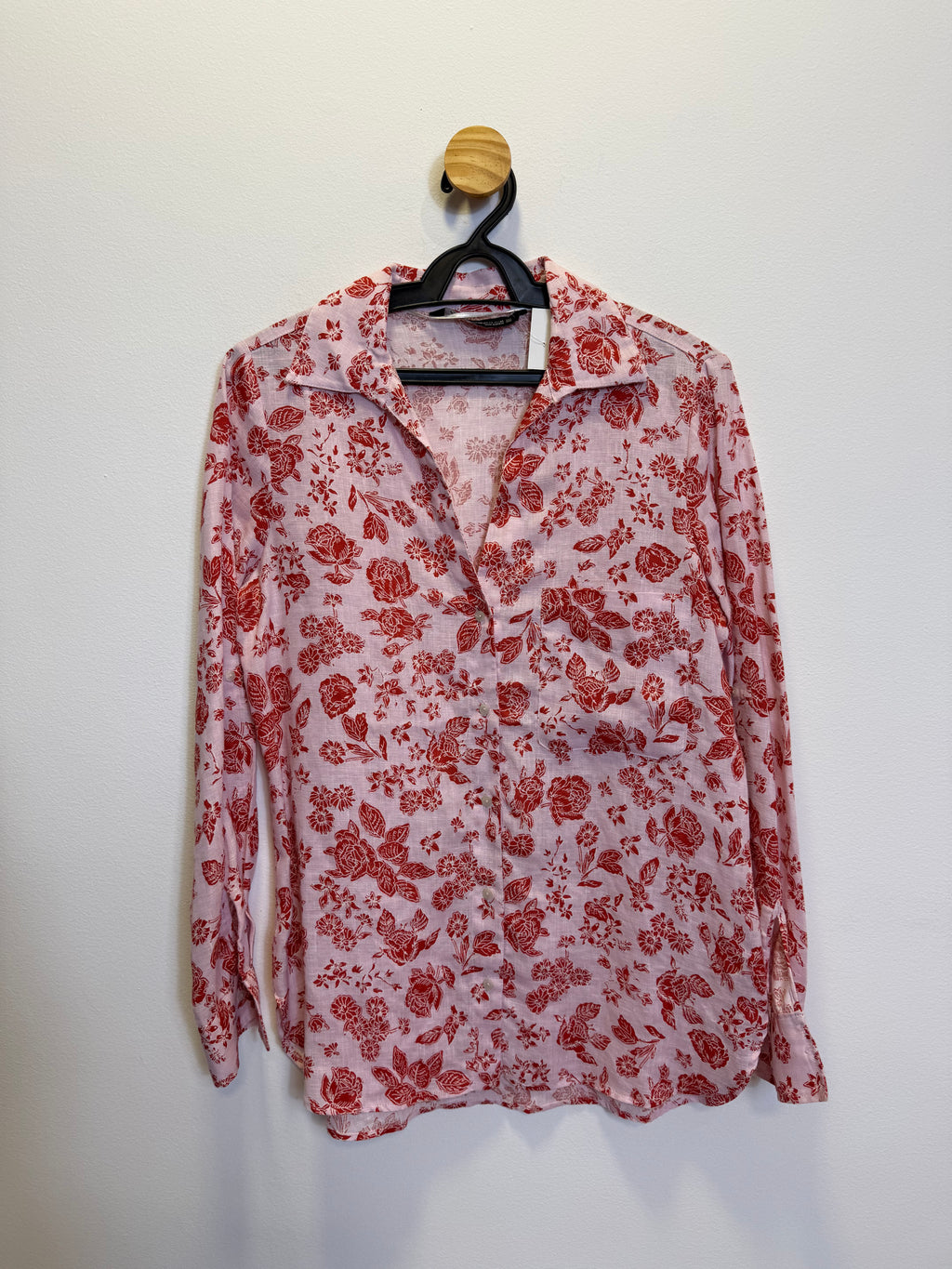Camisa Branca Floral Vermelho