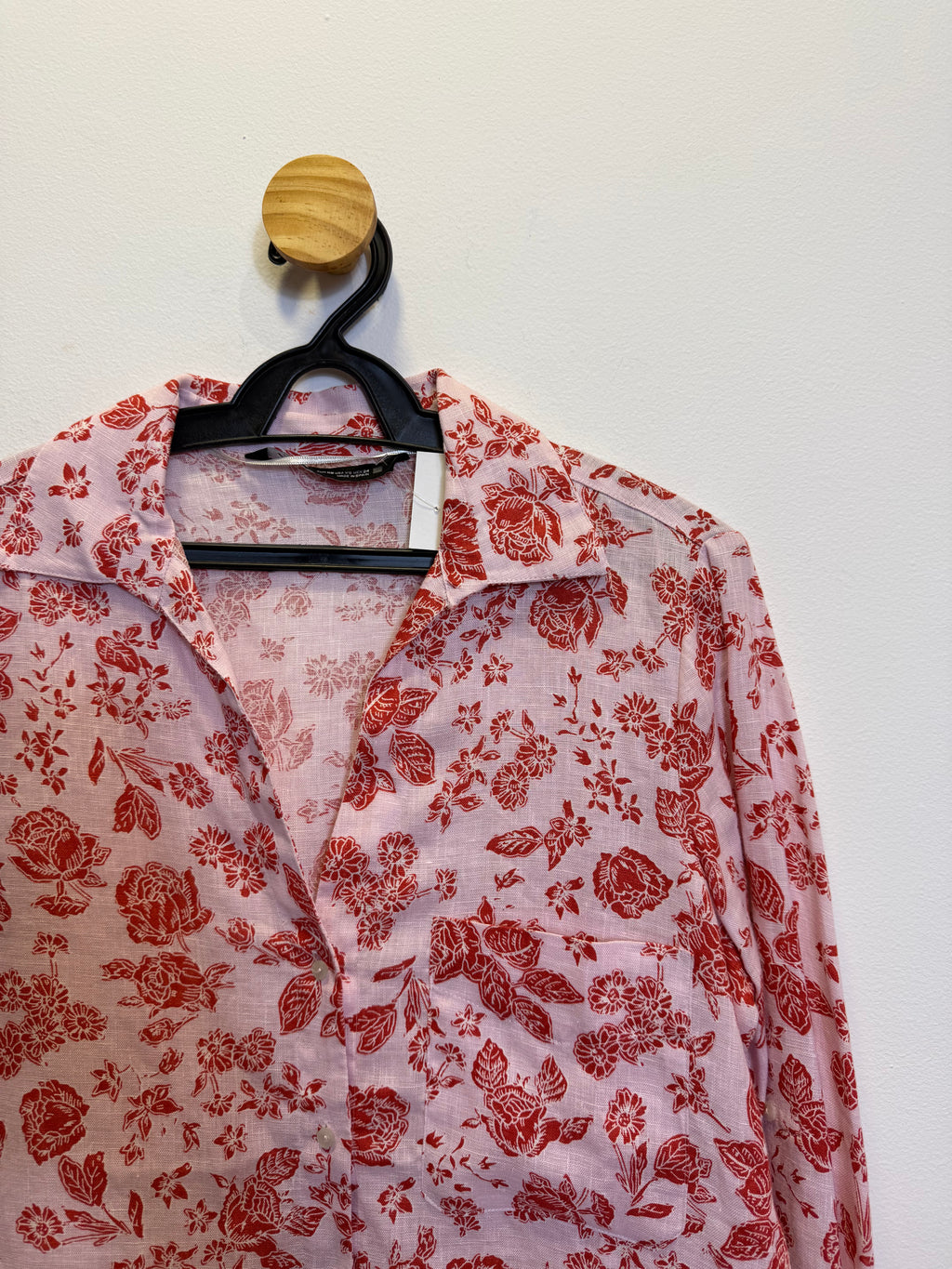 Camisa Branca Floral Vermelho
