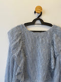 Blusa Azul com Babados e Bordado