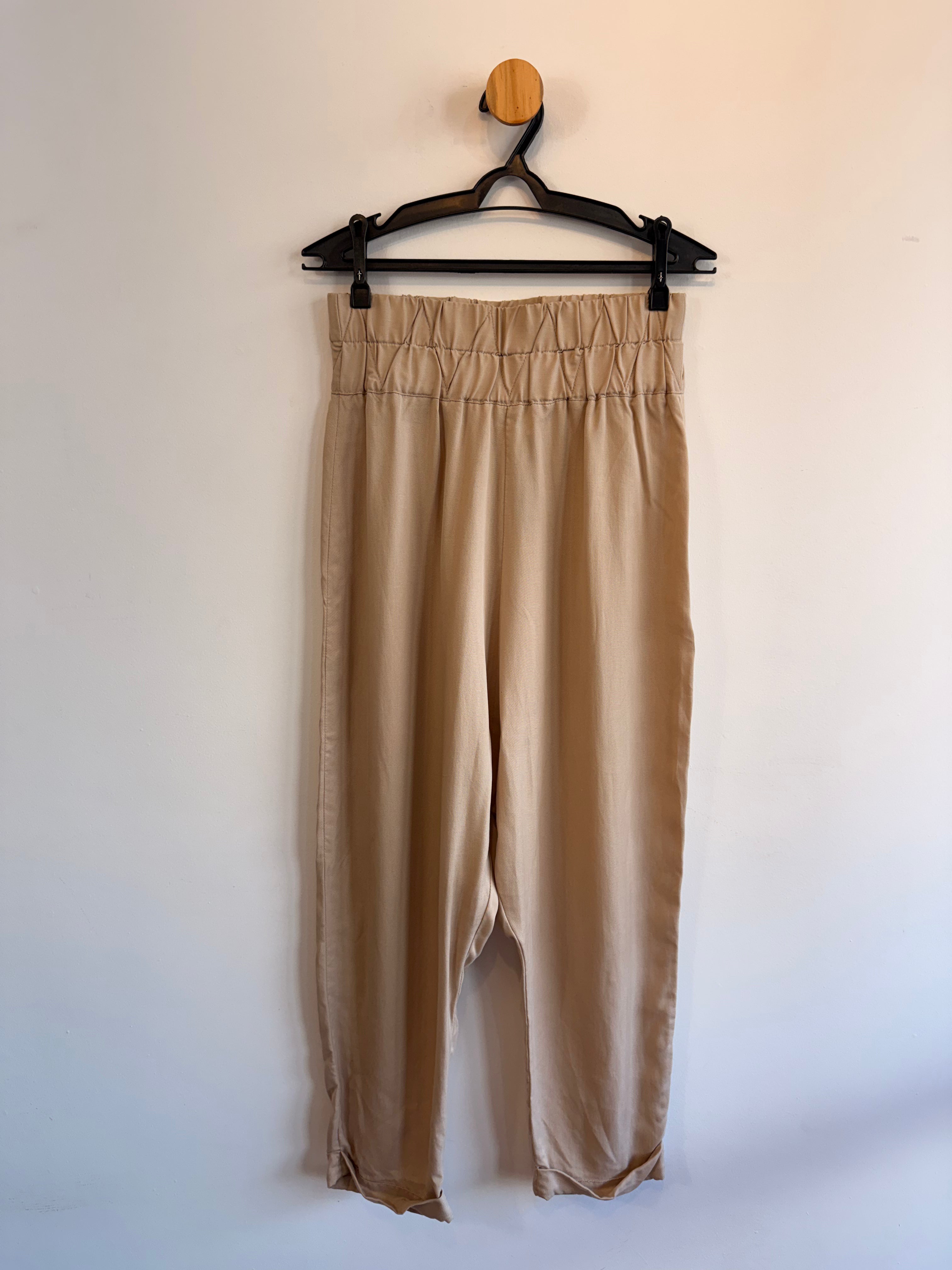 Calça Bege Souq